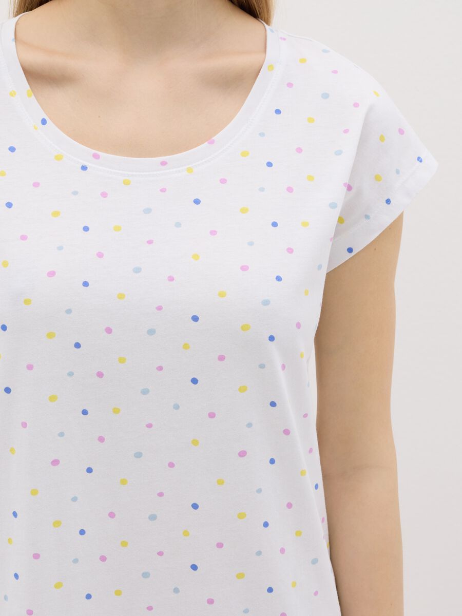 White cotton nightshirt with polka dot pattern_3