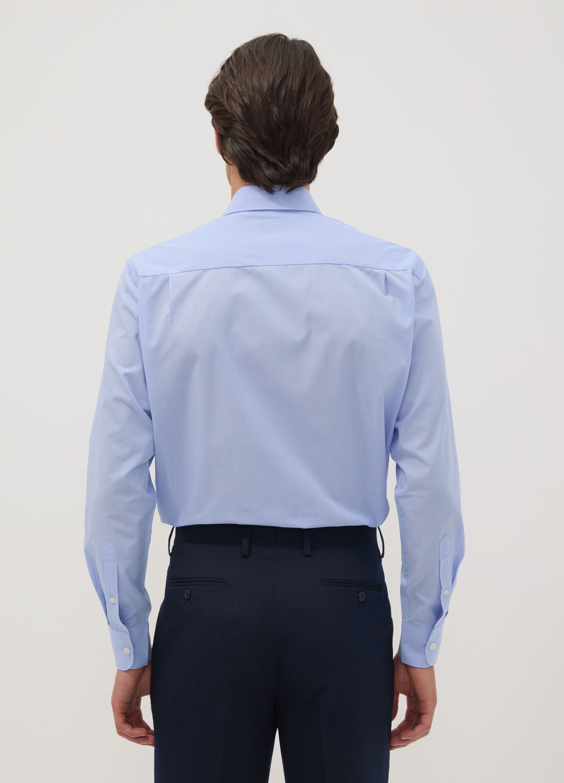 Camicia azzurra in misto cotone a righe sottili easy iron regular fit