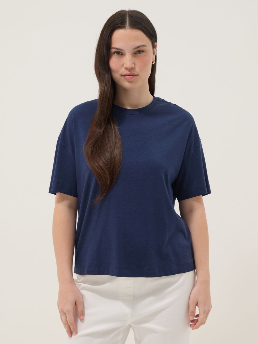 T-shirt blu a maniche corte in cotone e modal elasticizzato_1