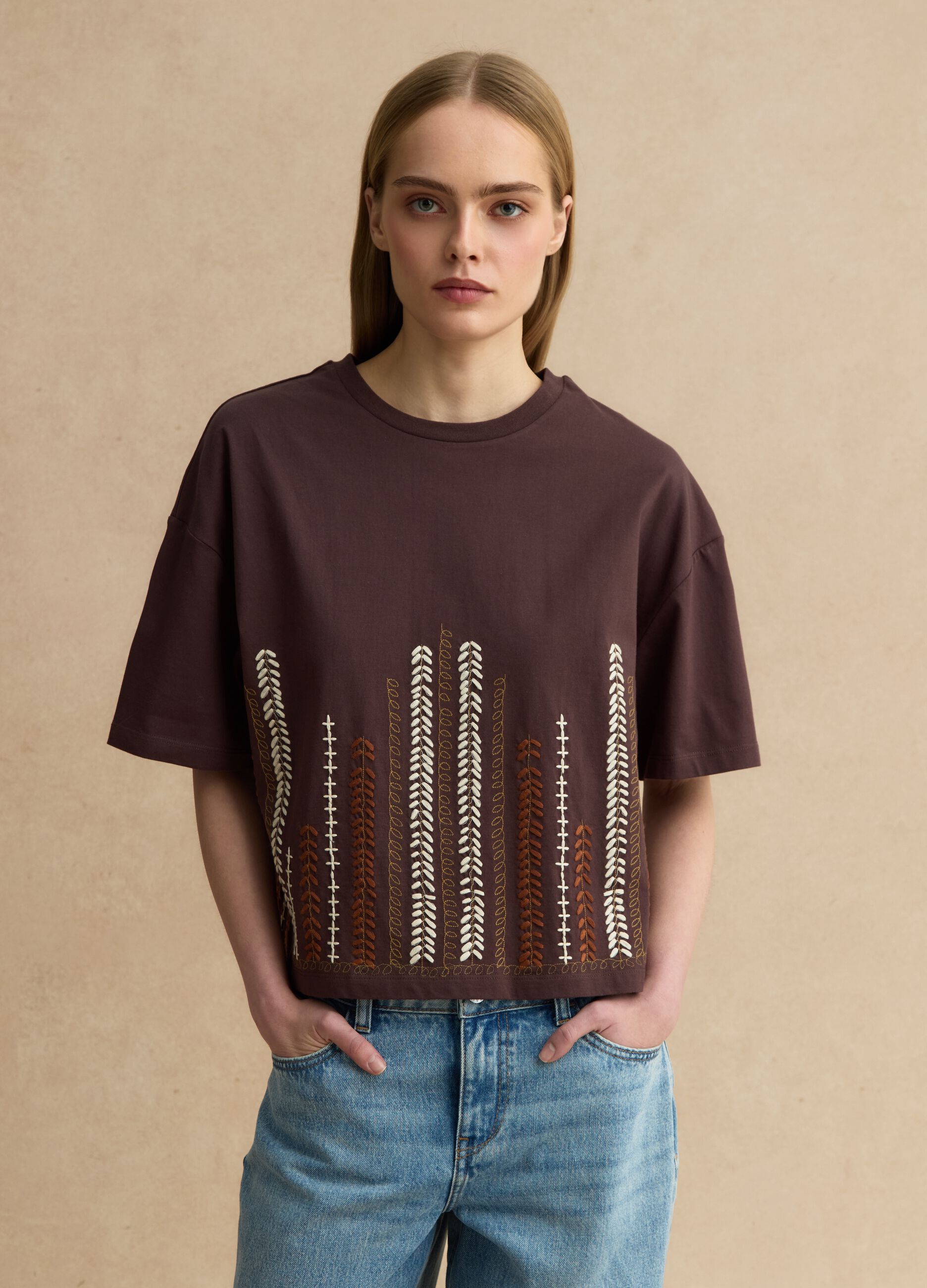 Brown pure cotton regular fit t-shirt with embroidery