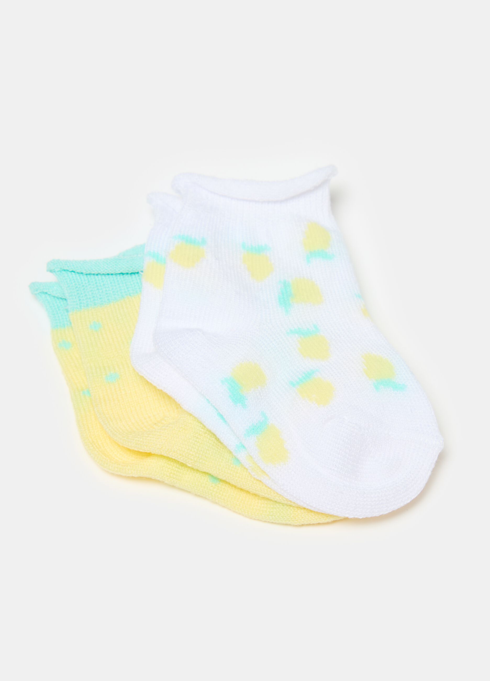 Three-pair pack short socks with lemons design