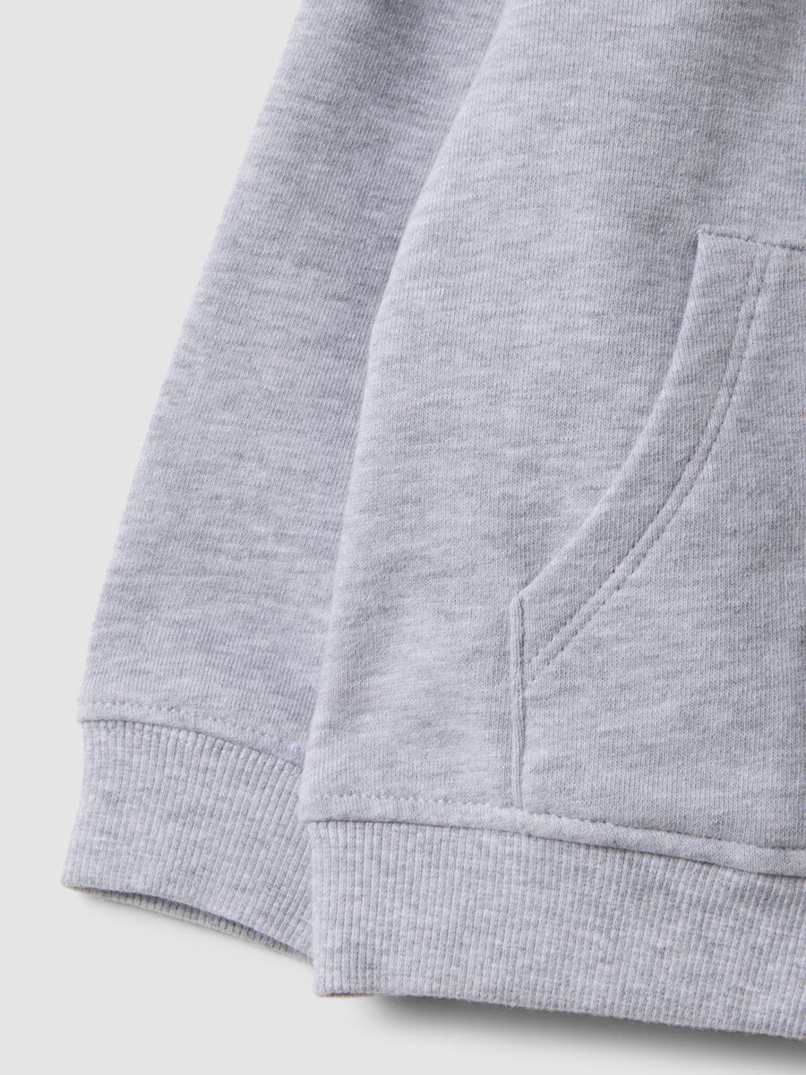 Felpa grigia con cappuccio in puro cotone organico regular fit per bimbo_3
