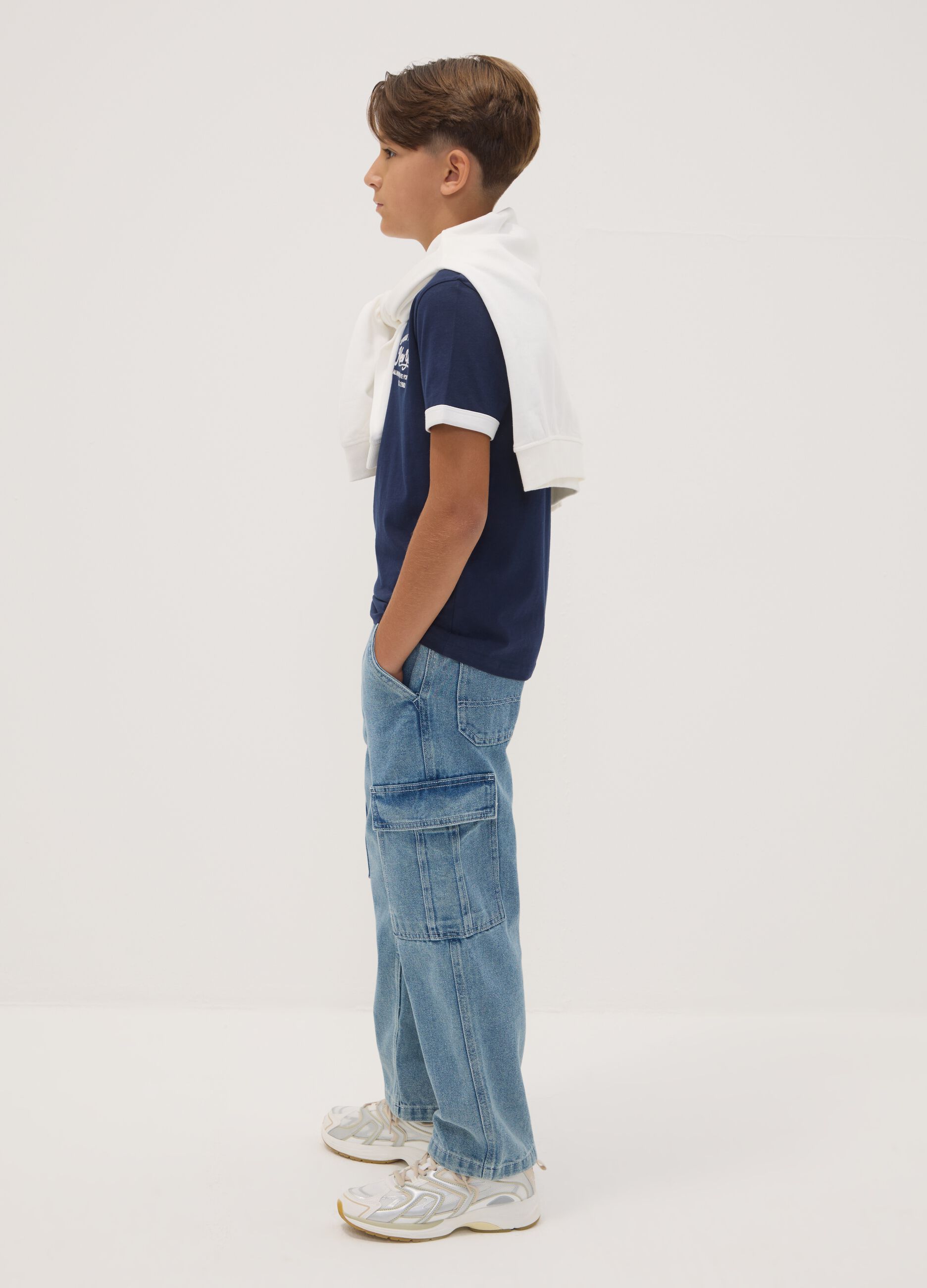 Jeans cargo denim azzurro in misto cotone e viscosa straight fit