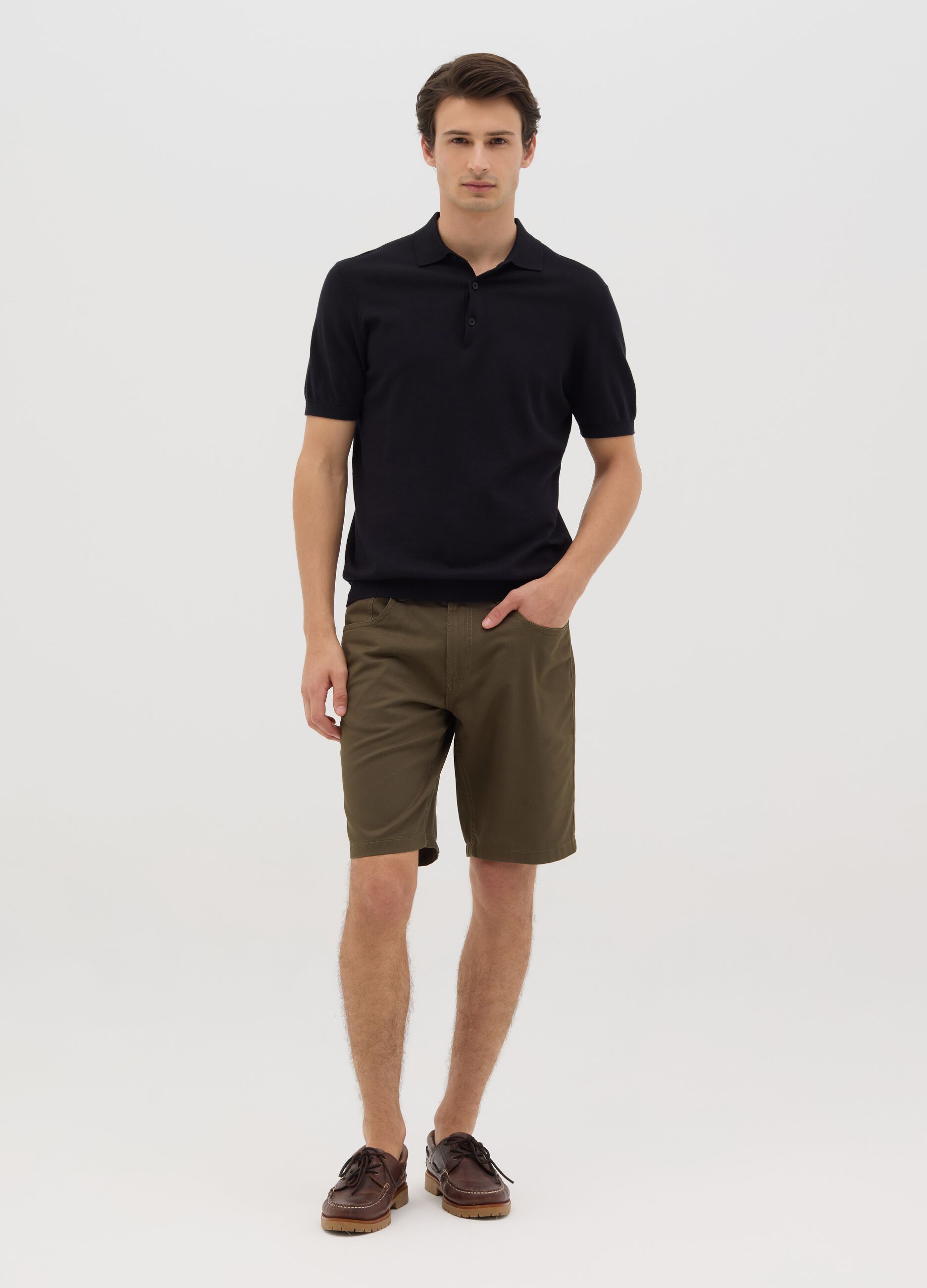 Bermuda da uomo in puro cotone verde regular fit con tasche
