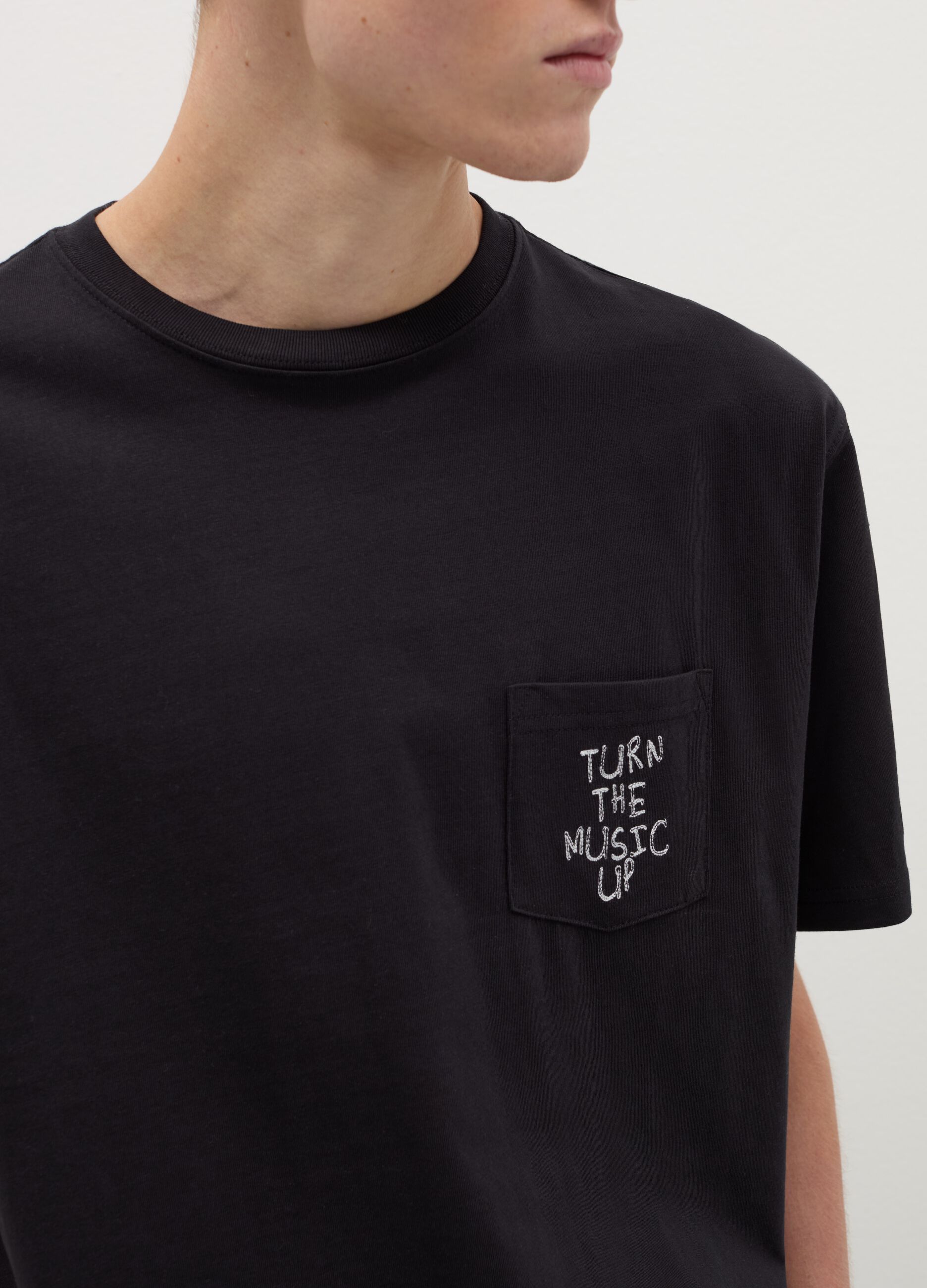 T-shirt with embroidered pocket