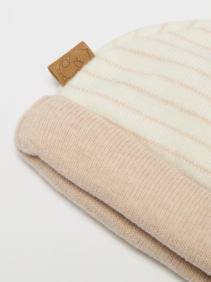 Striped hat with fold_1