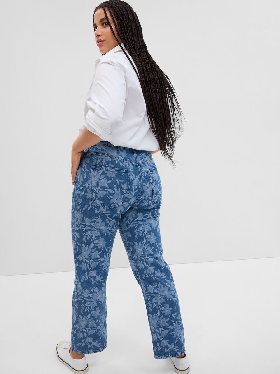 Jeans loose fit con stampa laser all-over_3