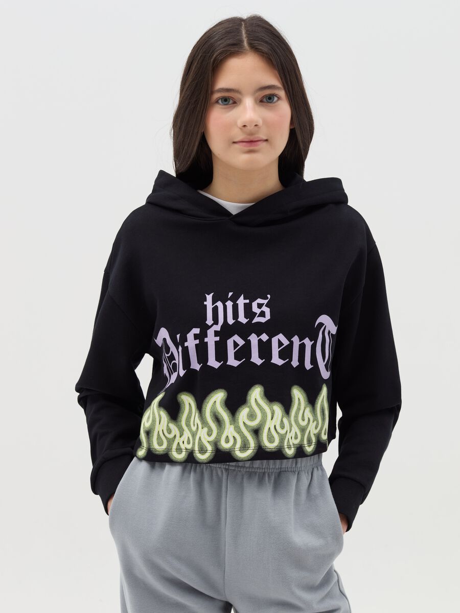 Crop sweatshirt with hood and print_0