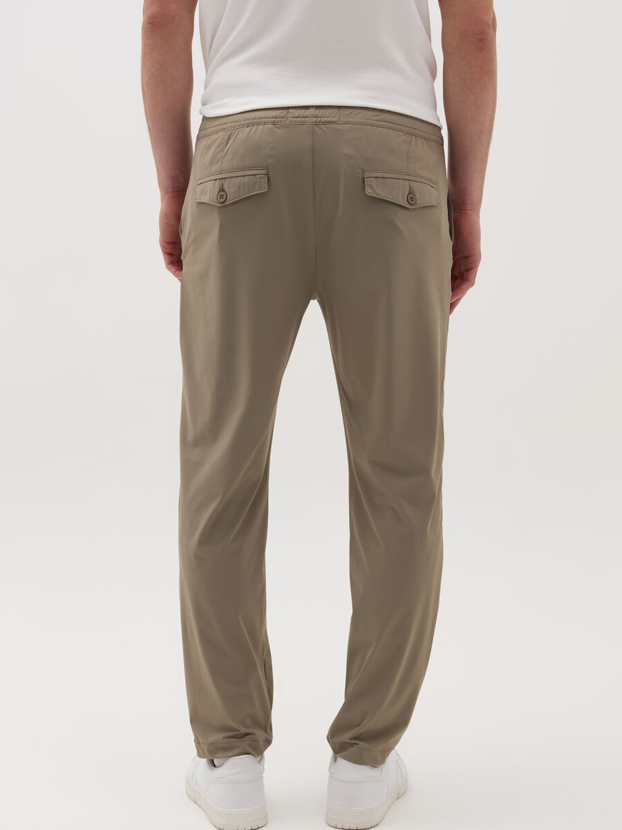 Chino joggers in technical fabric_2