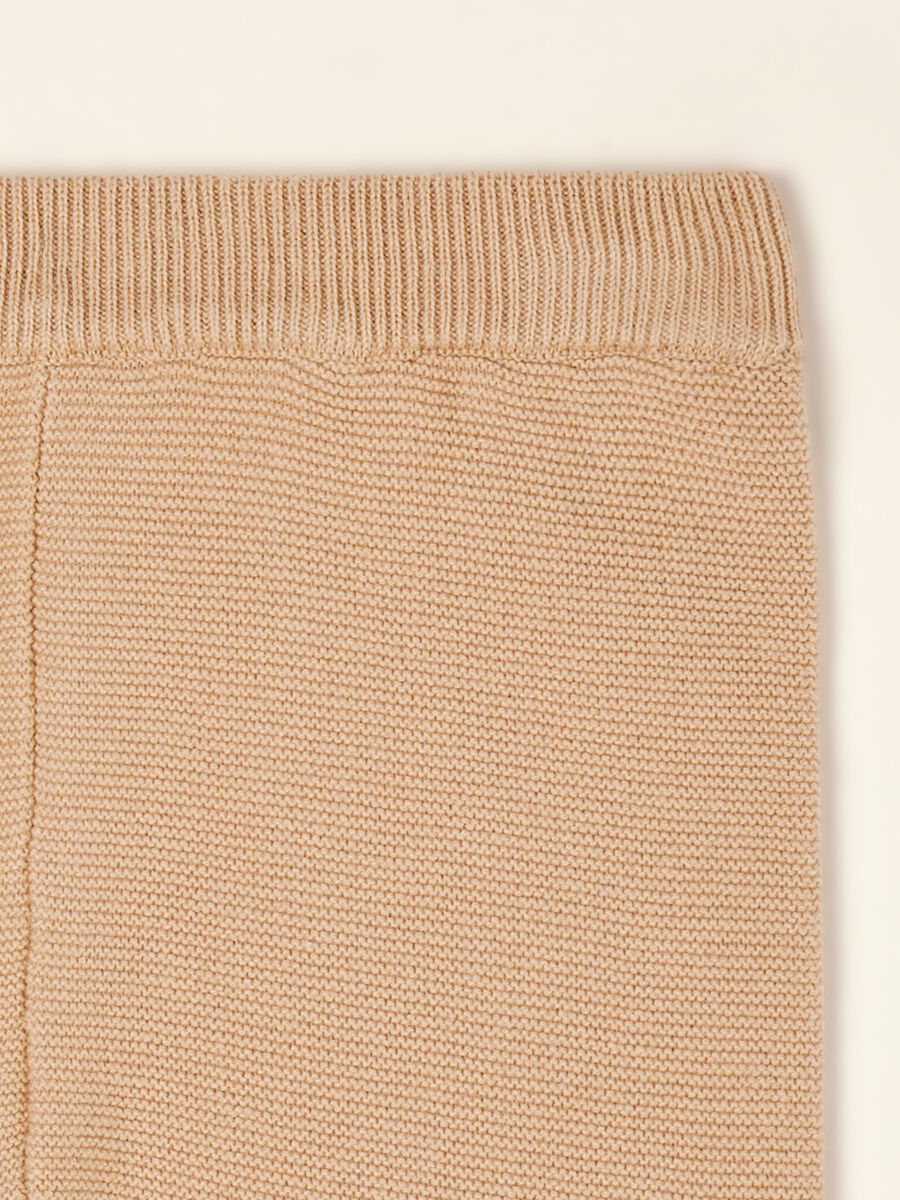 Completo beige in puro cotone con maglia e pantaloni_3