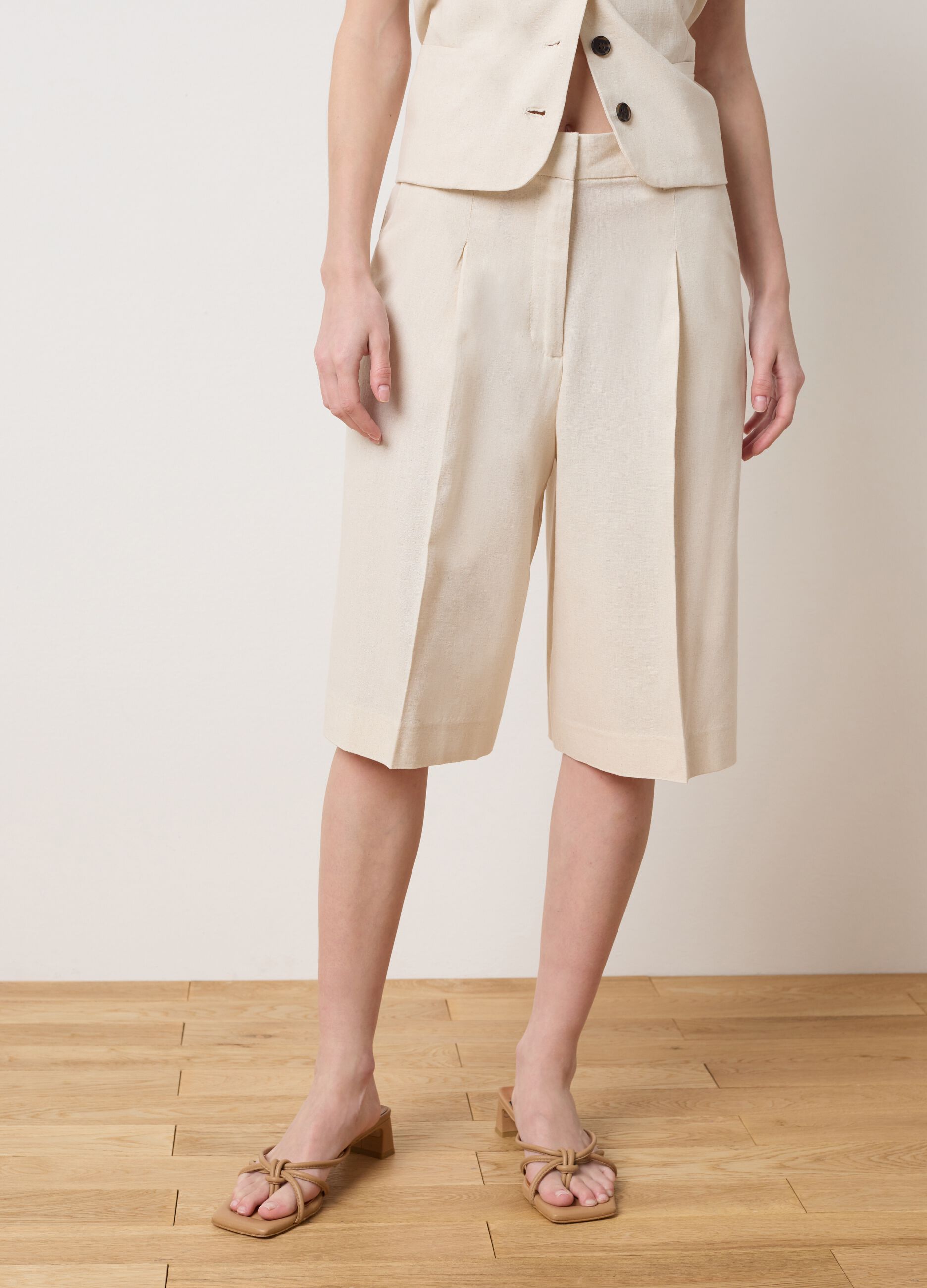 Ivory chino Bermuda shorts with darts