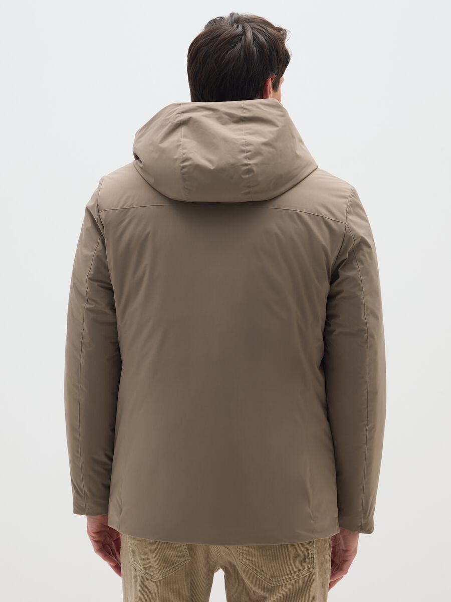 Parka marrone regular fit con chiusura a zip_3
