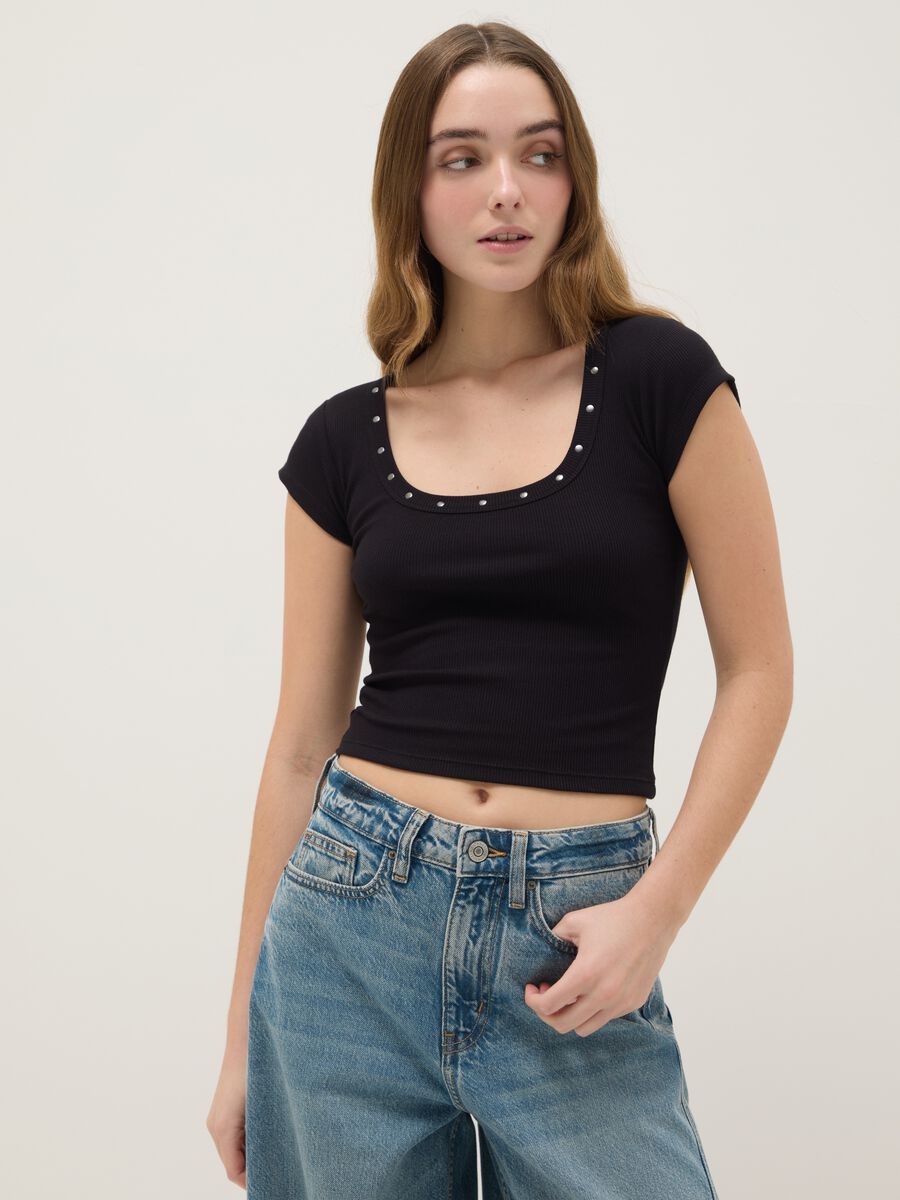 Black slim fit stretch cotton t-shirt with studs on the collar_1