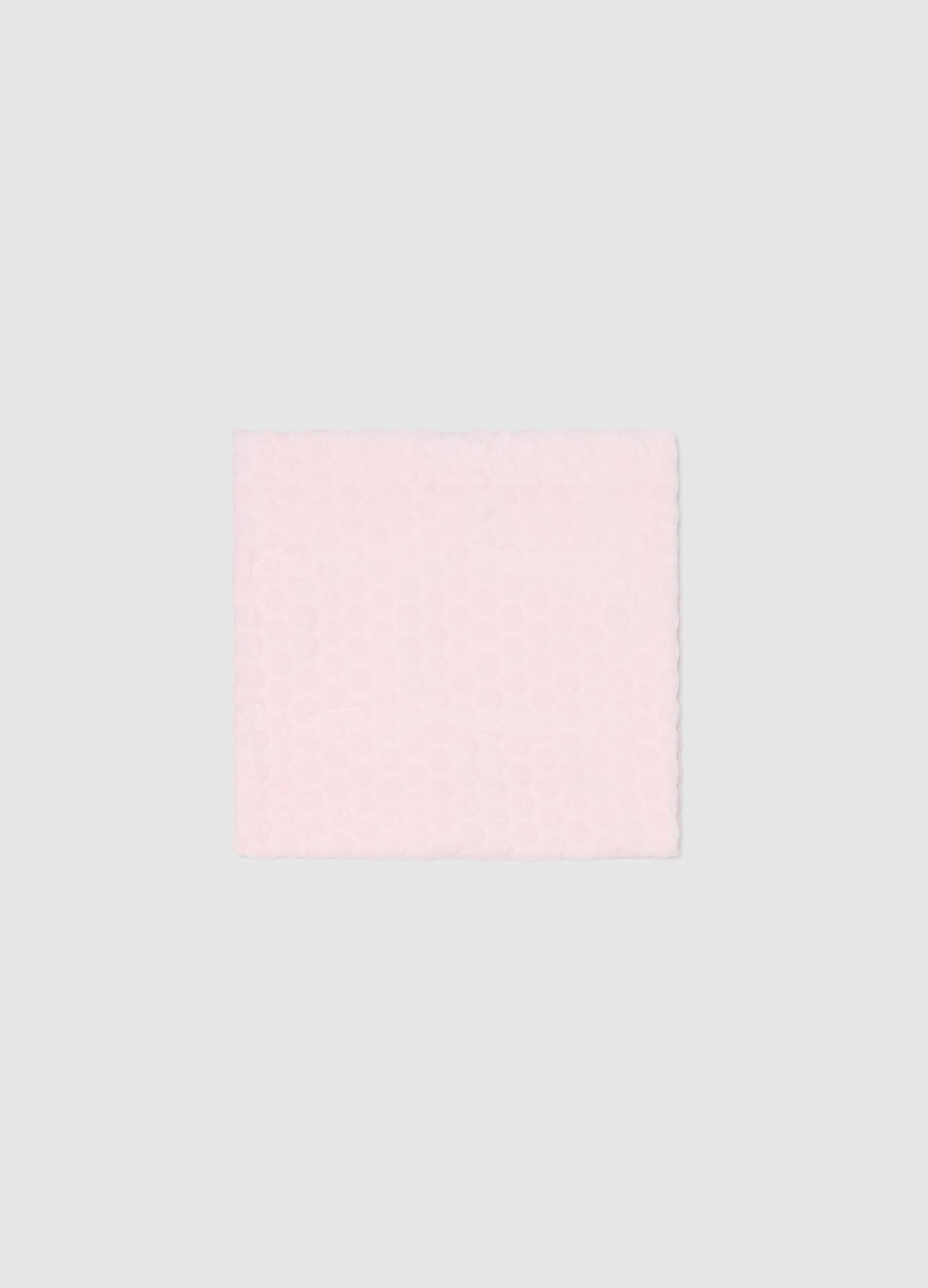 Velour blanket with polka dot pattern