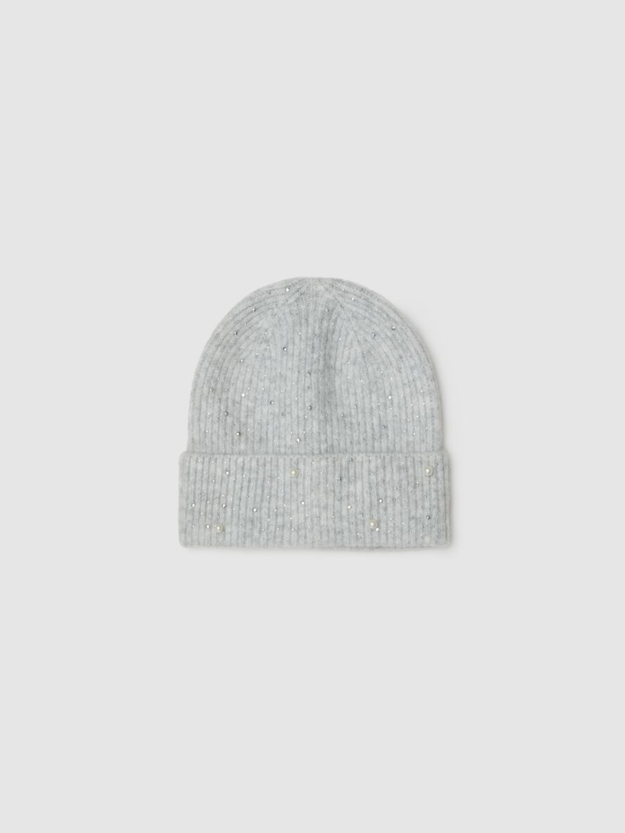 Cappello grigio elasticizzato con applicazioni_0