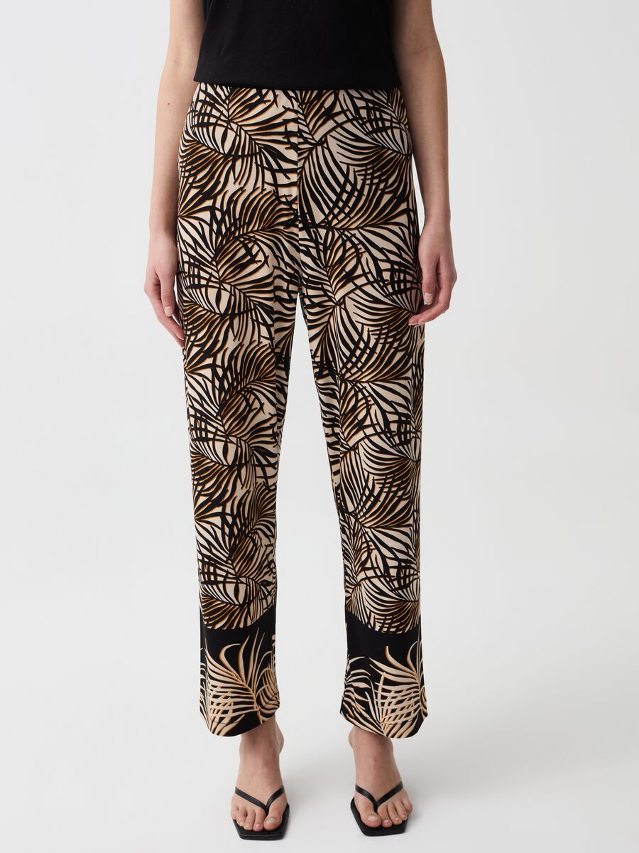 Wide-leg trousers with tropical print_1