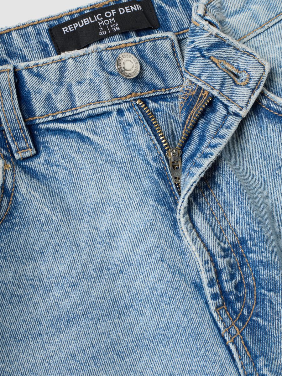 Jeans denim mom fit in puro cotone a vita alta_6