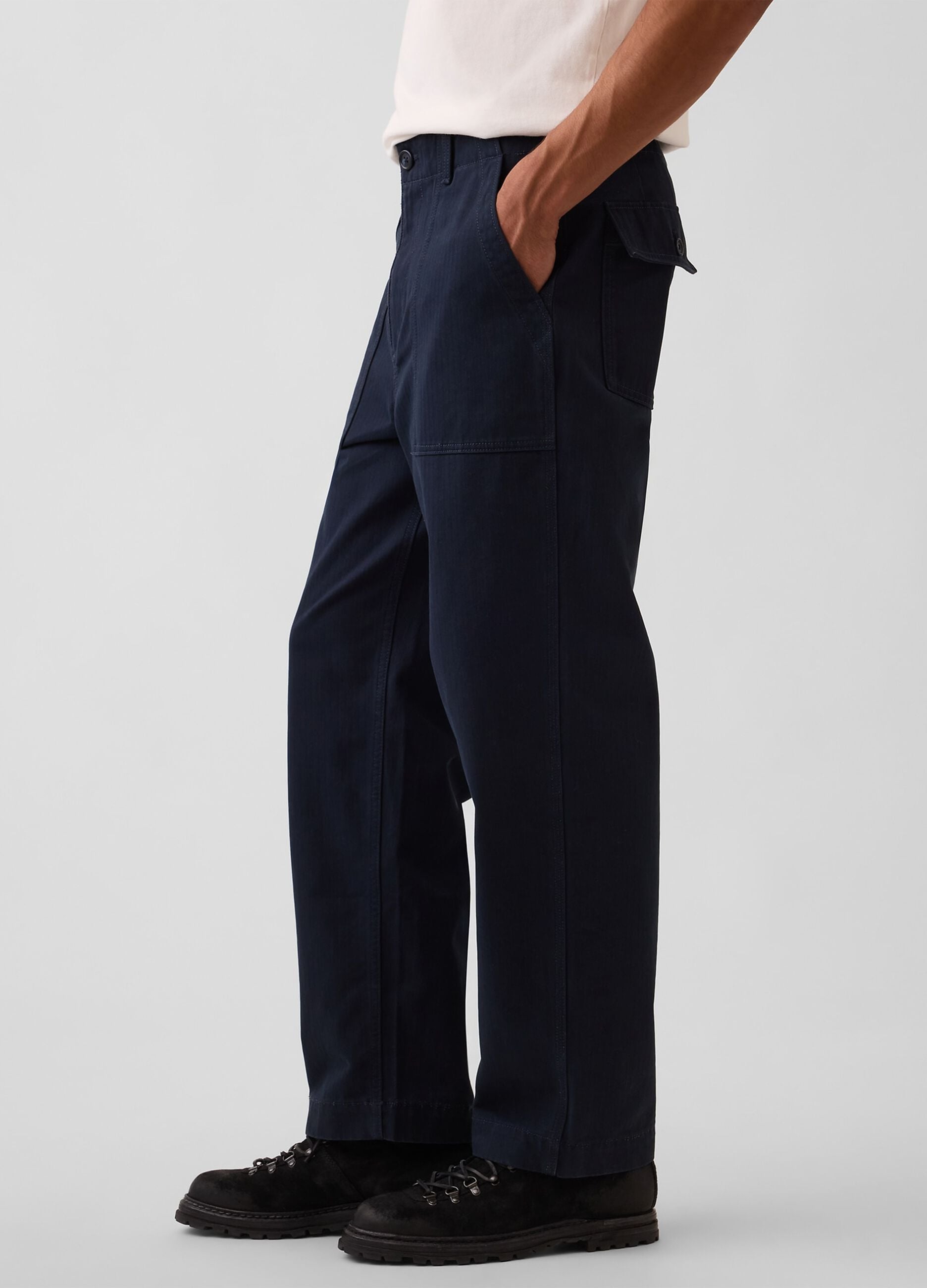 Pantaloni blu navy in puro cotone con tasche applicate