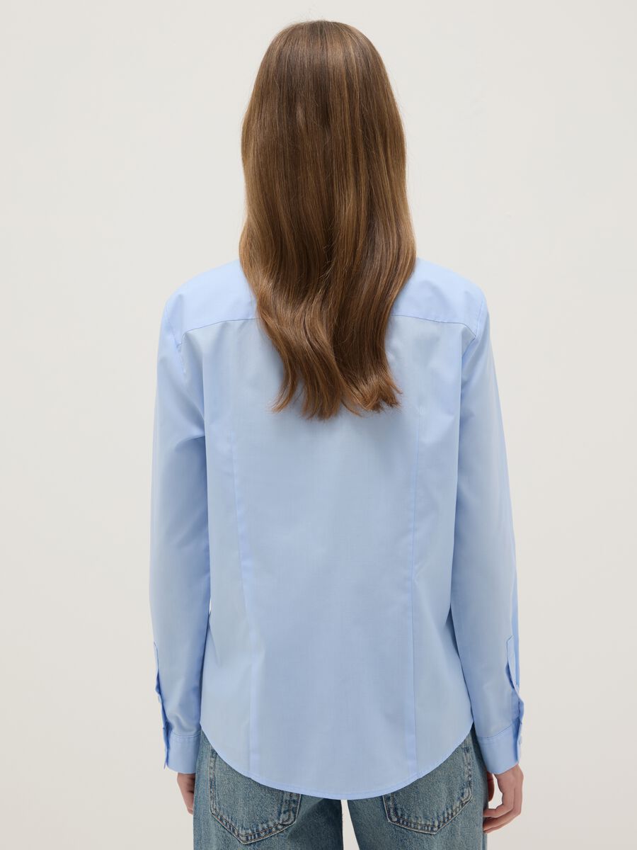 Blue cotton blend slim fit shirt with classic collar and buttons_2