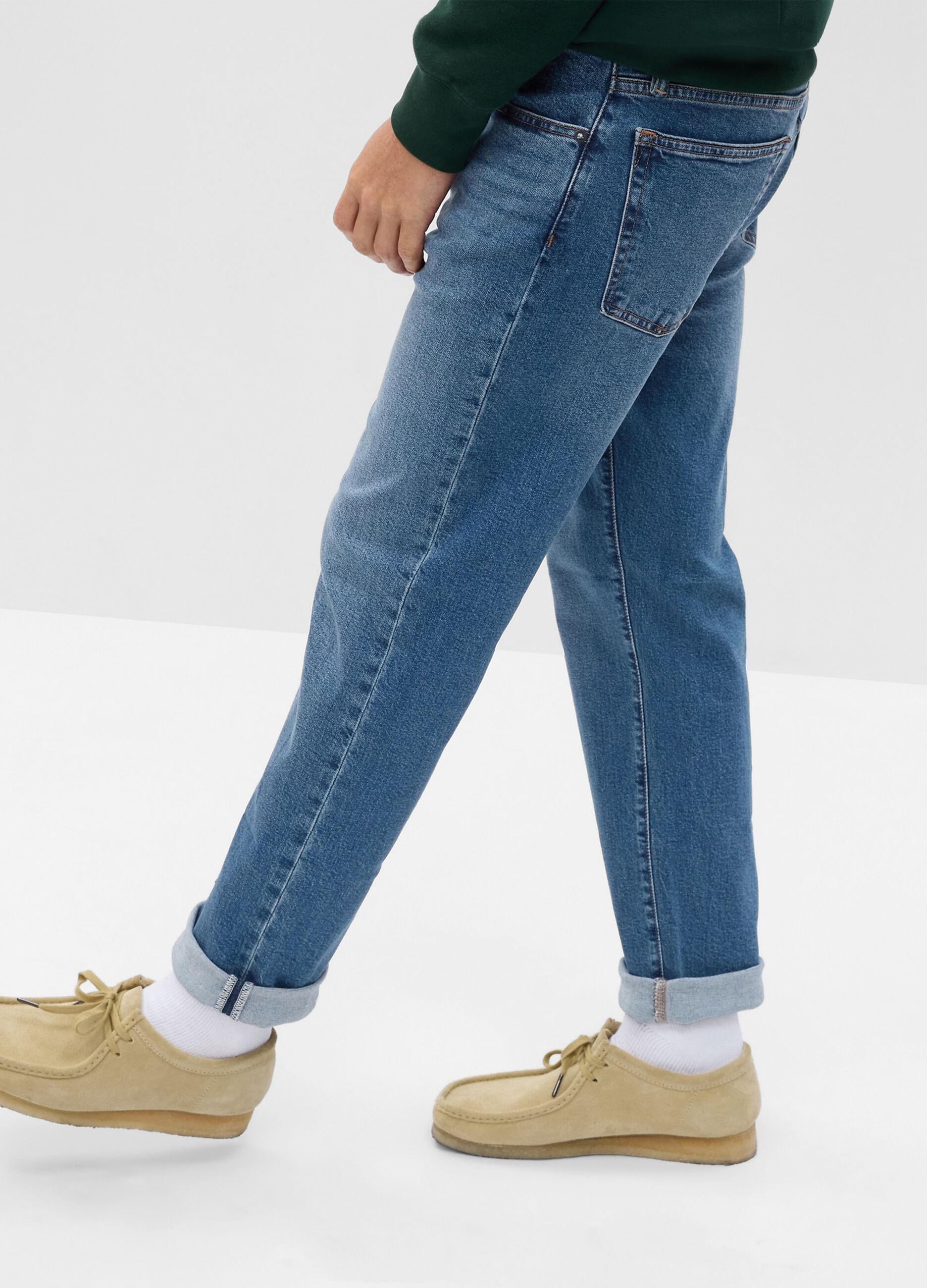Straight-fit jeans with mid-rise waist