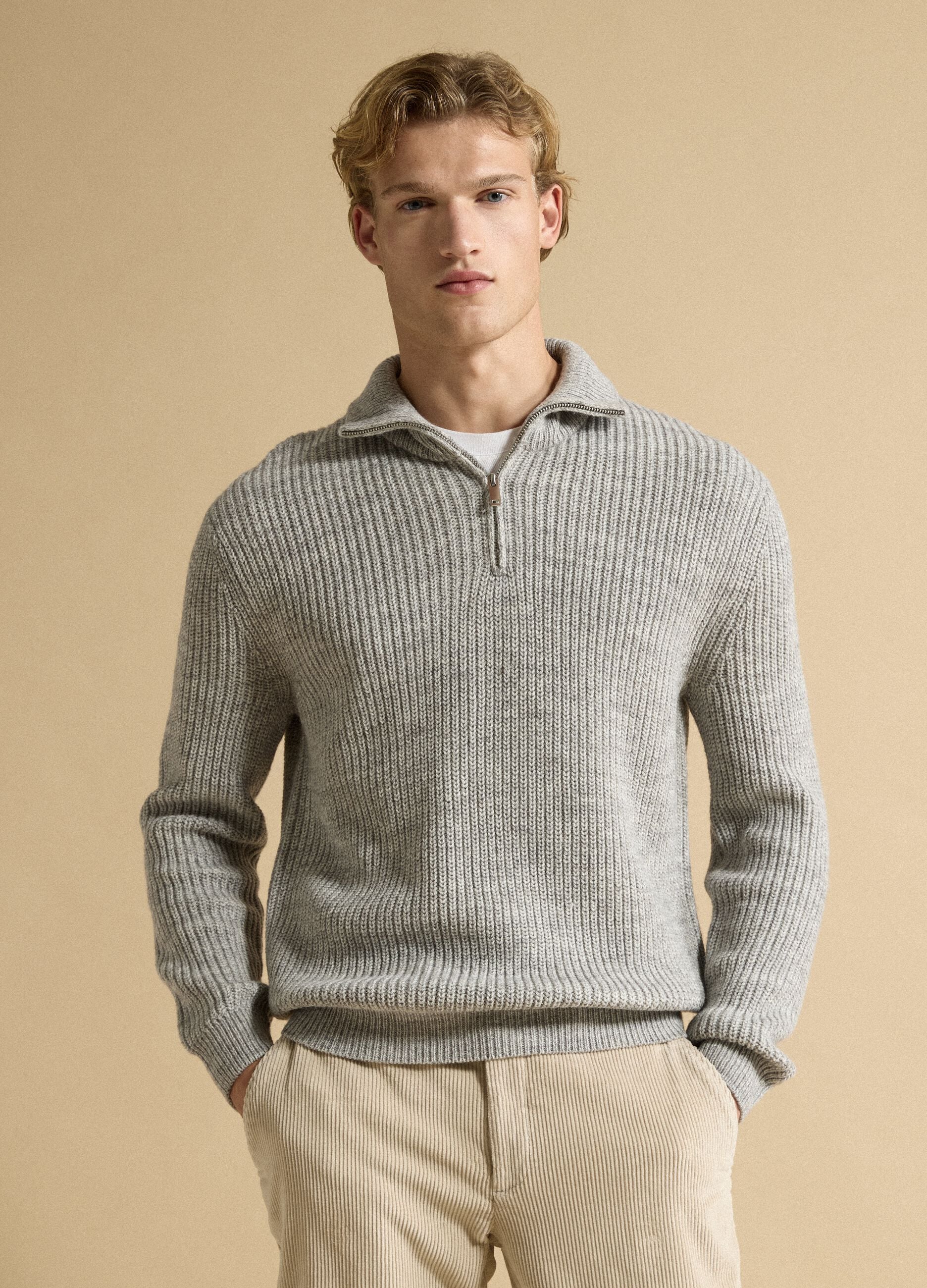 Light grey wool-blend jumper with collar, regular fit