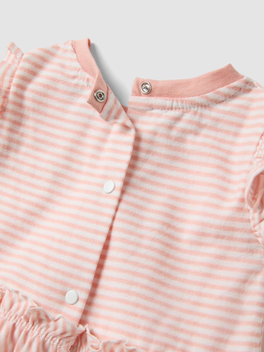 Multicolour pure cotton baby girl set with ruffles_2