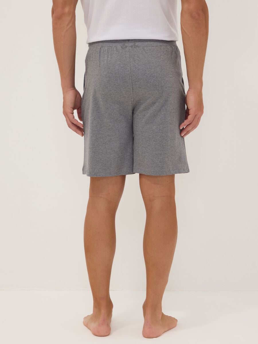 Pantaloncini pigiama grigi in cotone organico_2