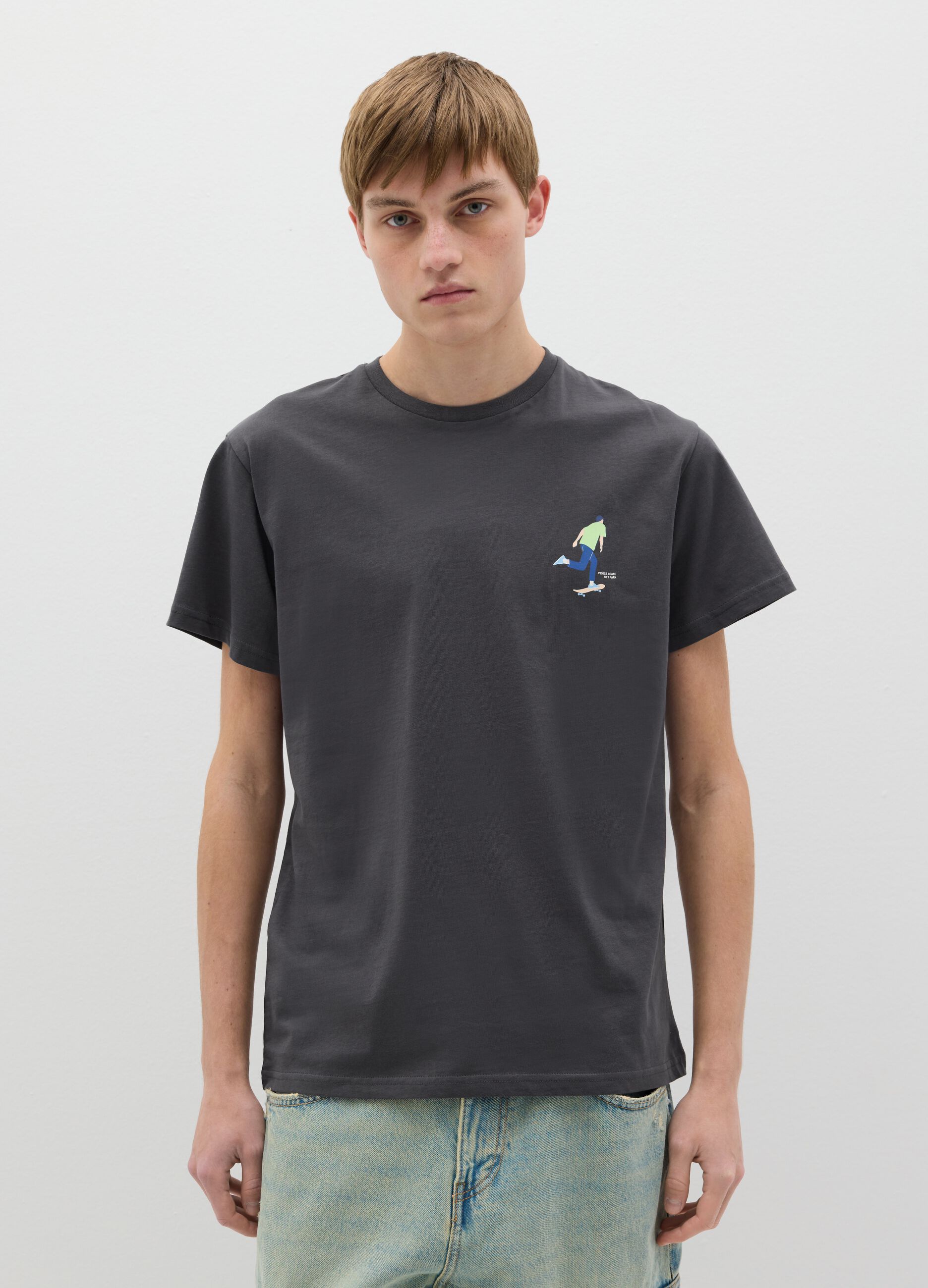 Black T-shirt with Venice Beach print