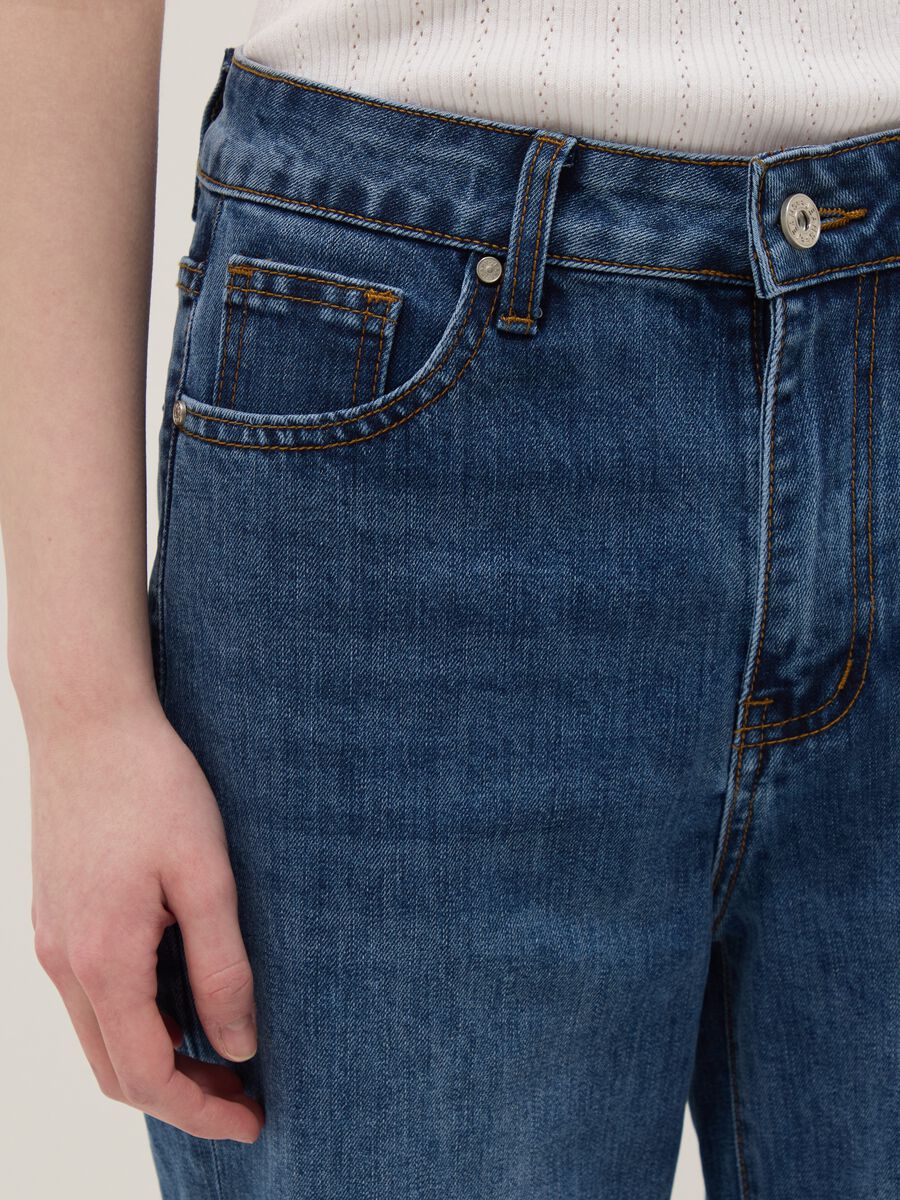 Blue regular fit cotton blend denim trousers_3