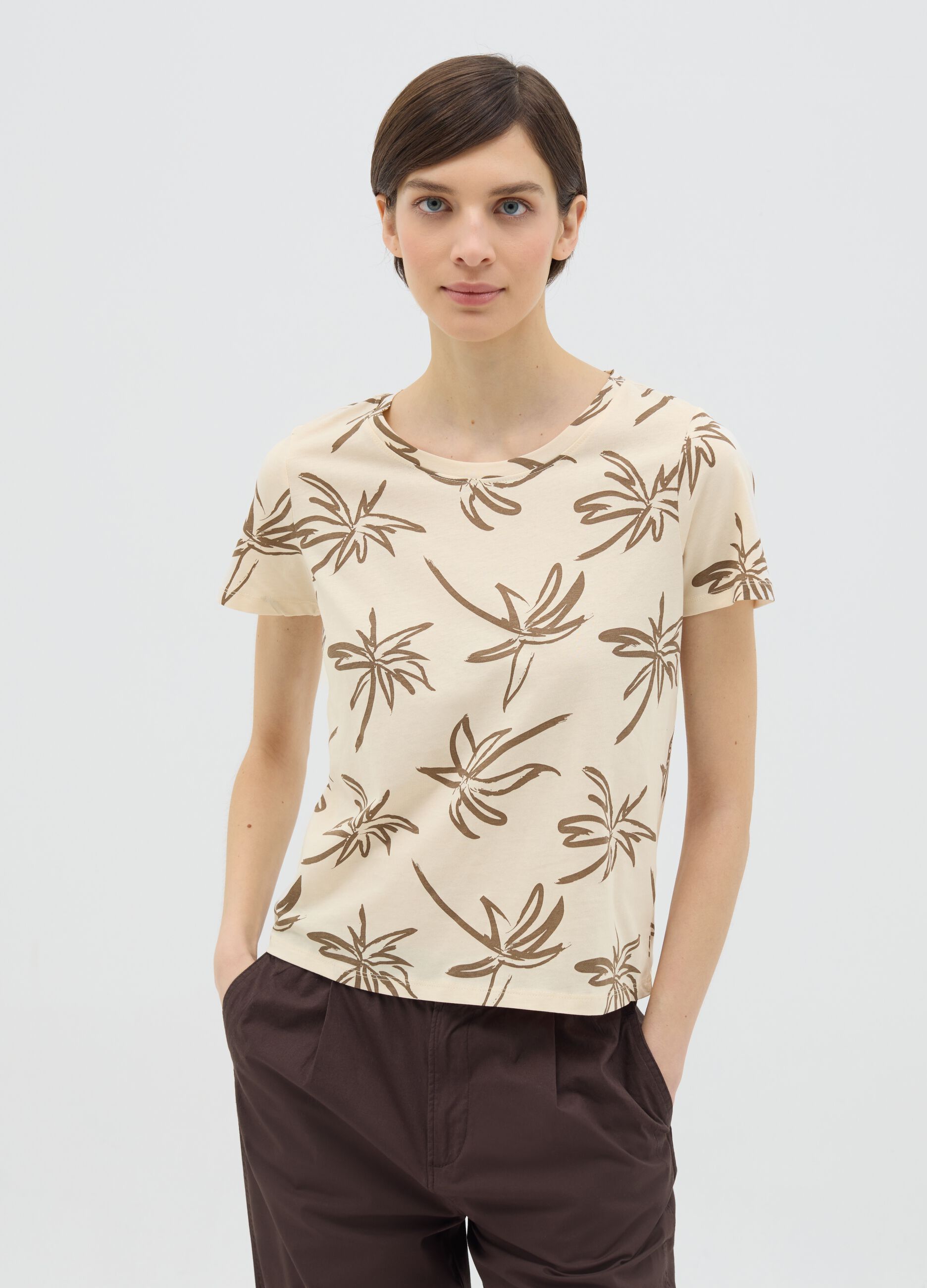 Beige T-shirt with floral print