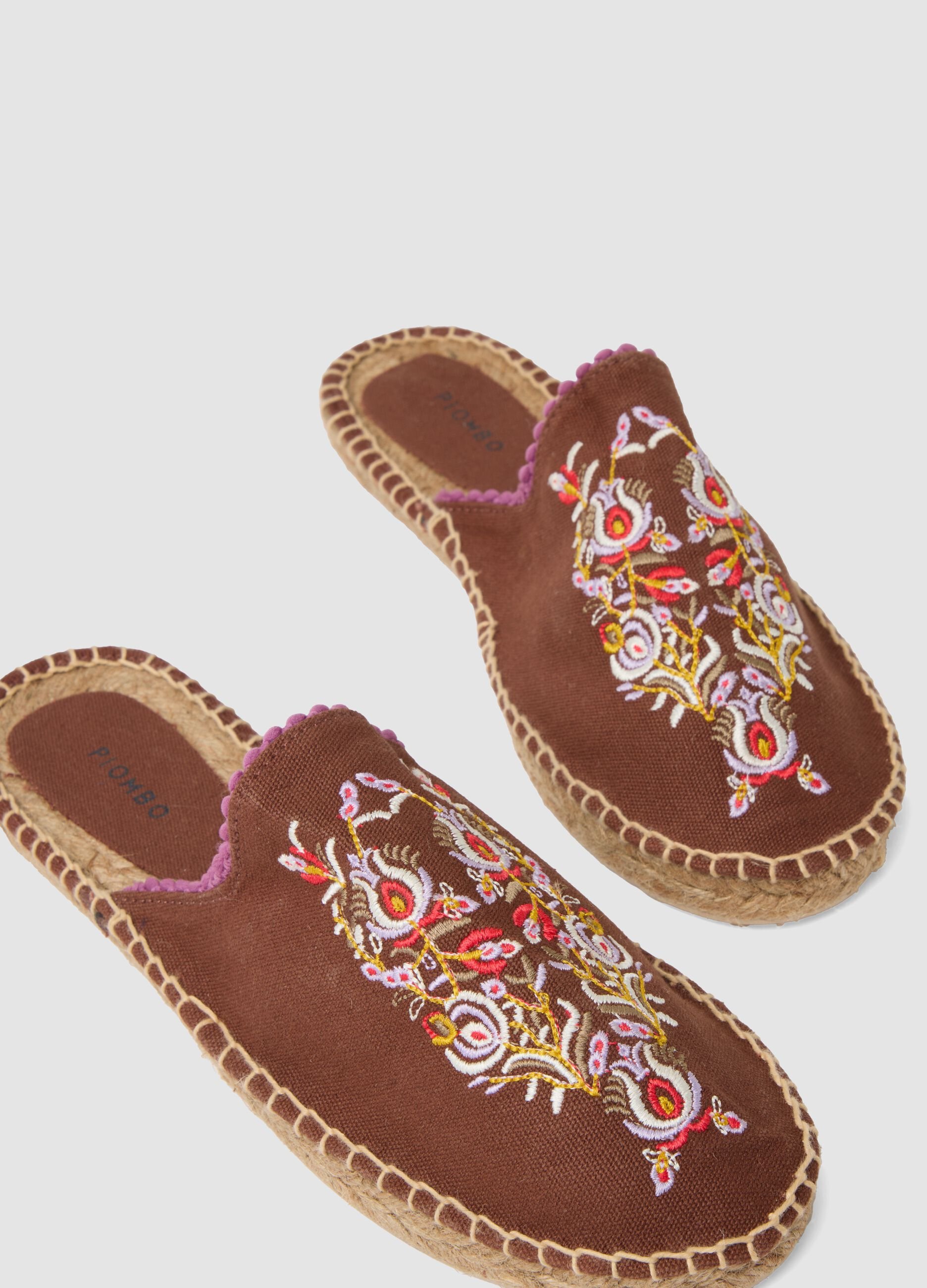 Embroidered Brown Sandals