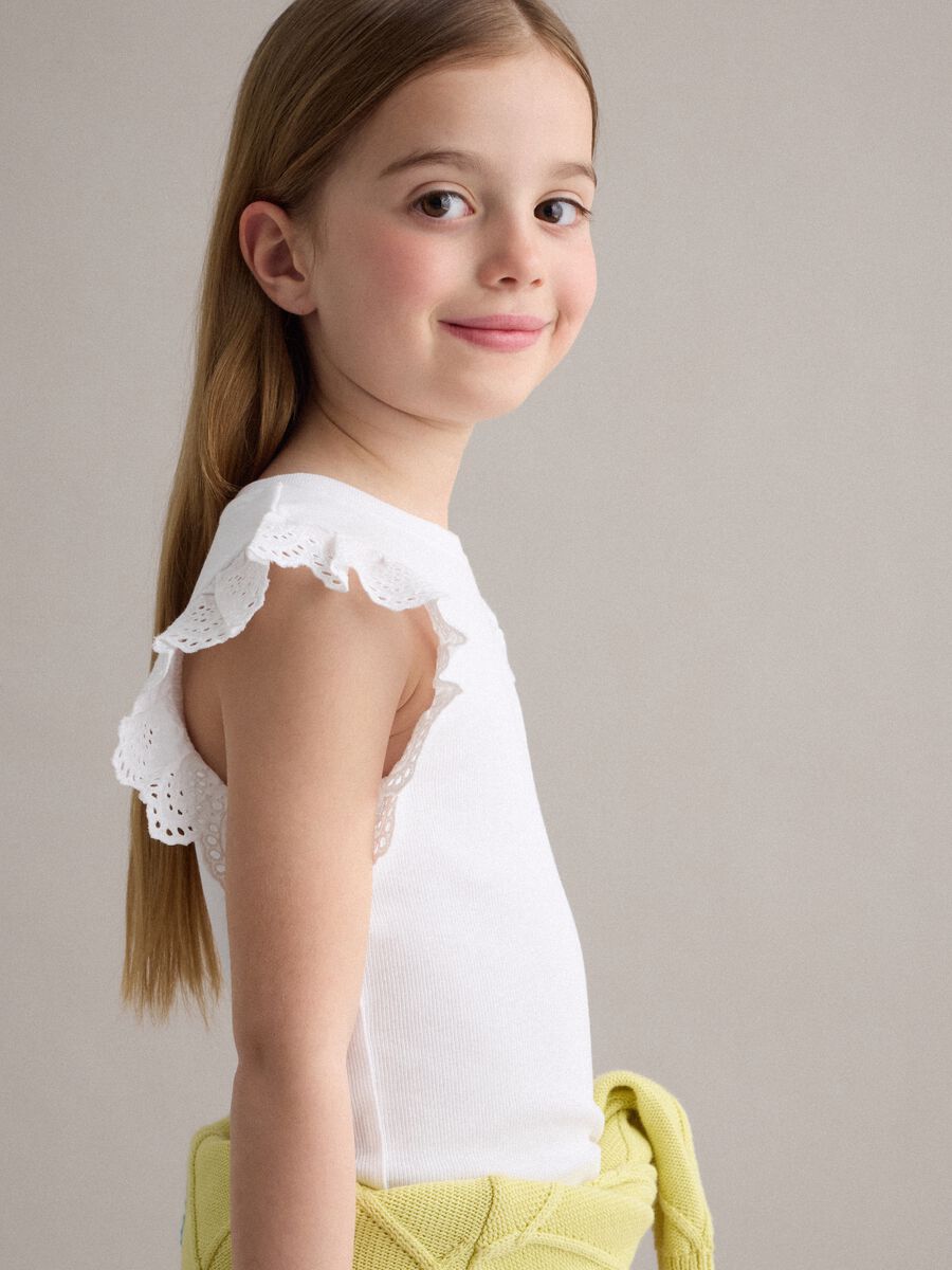 White stretch cotton girls&rsquo; vest top with ruffles_2