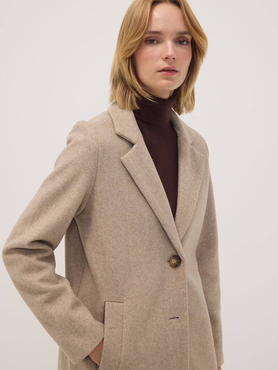 Cappotto cammello regular fit con rever e bottoni_1