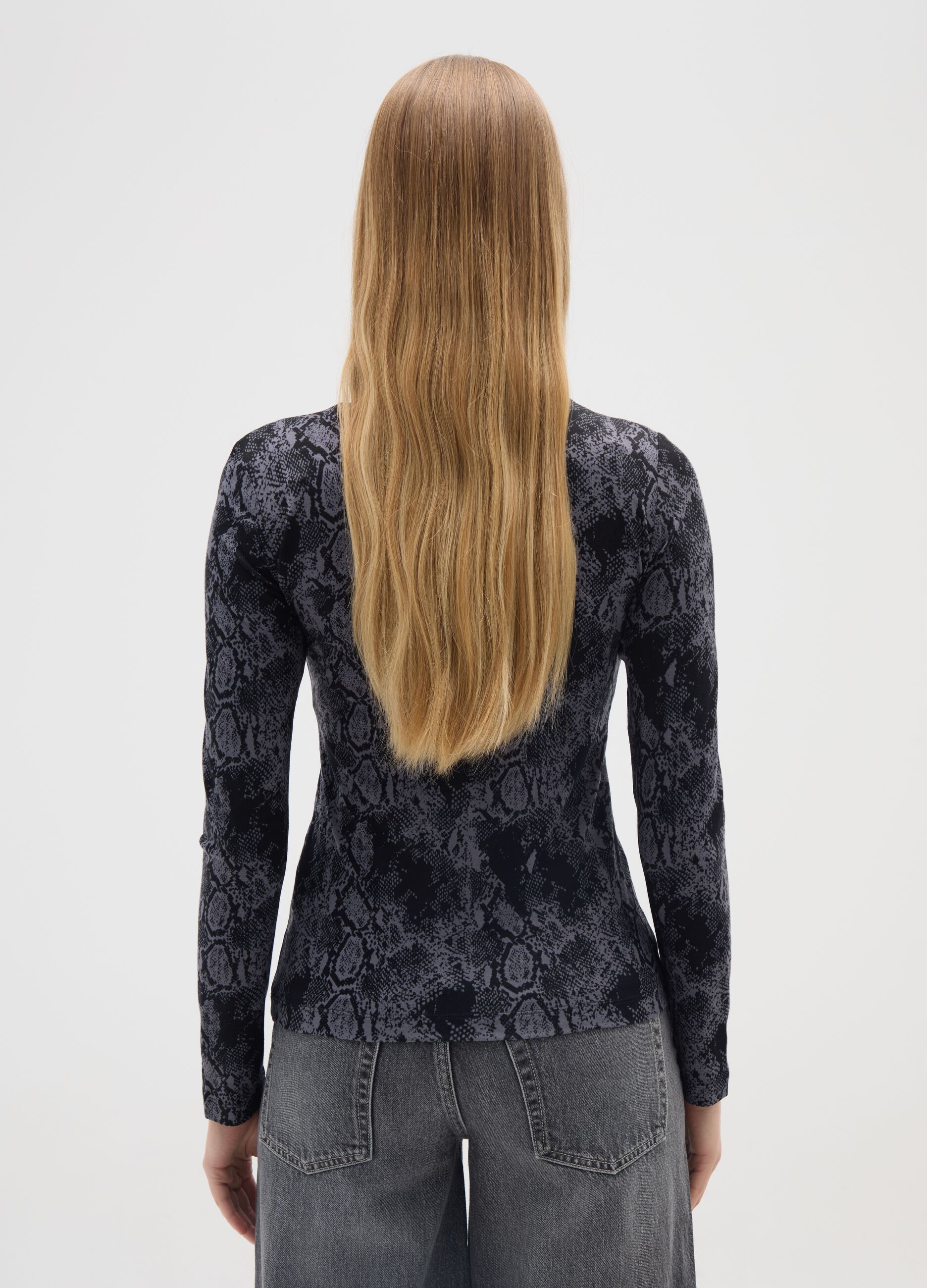 Maglia a maniche lunghe nero con stampa serpente