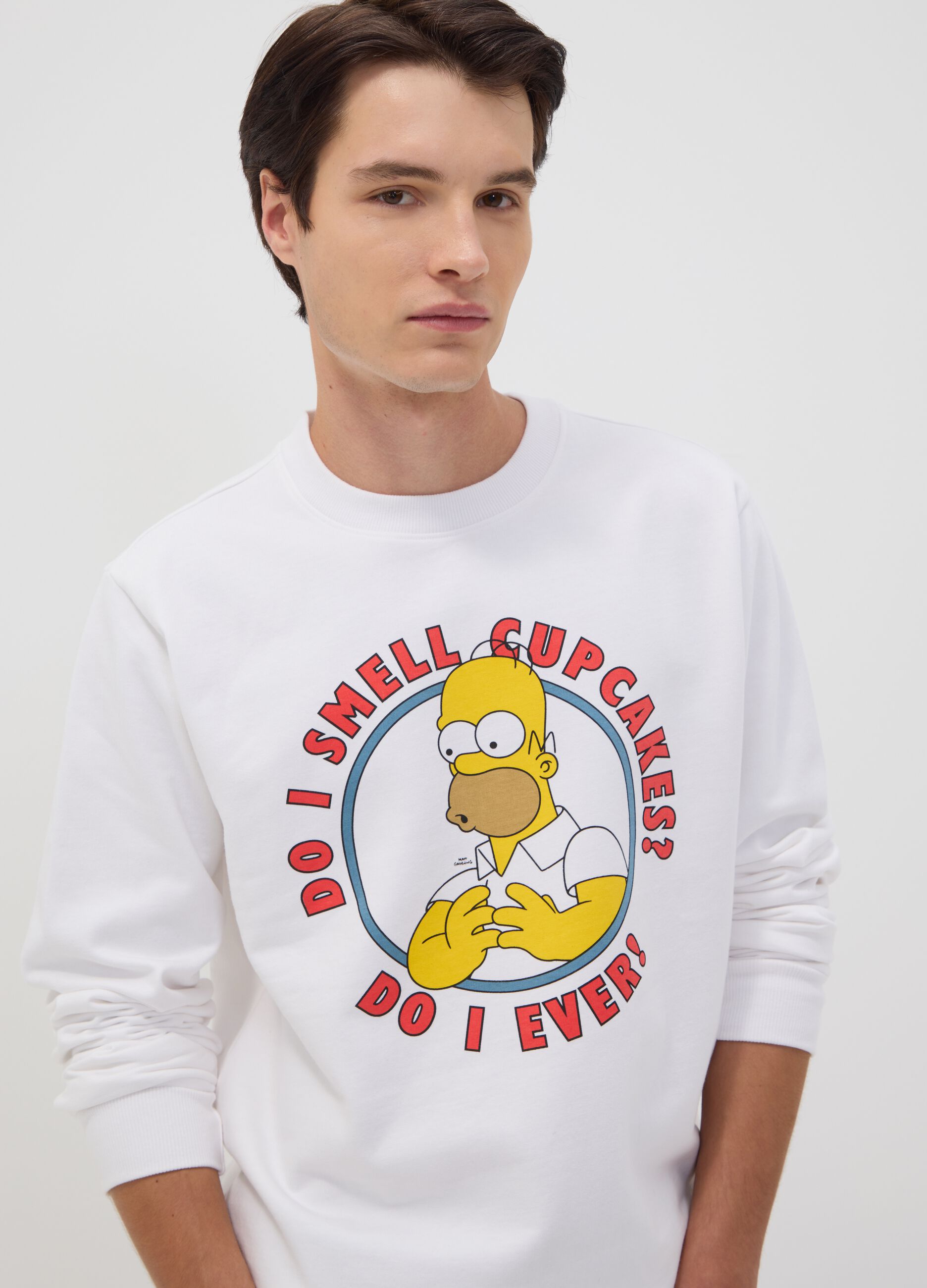 White 100% cotton sweatshirt with Simpsons print