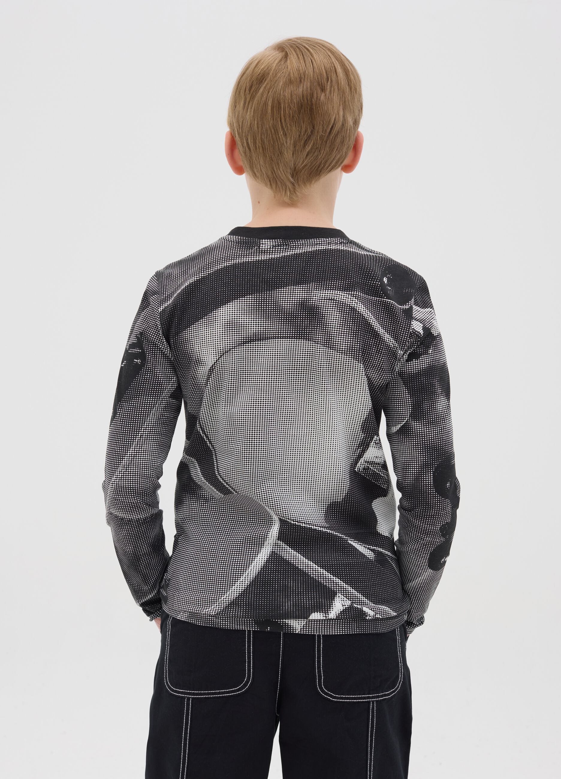 Long-sleeved T-shirt with skateboards print