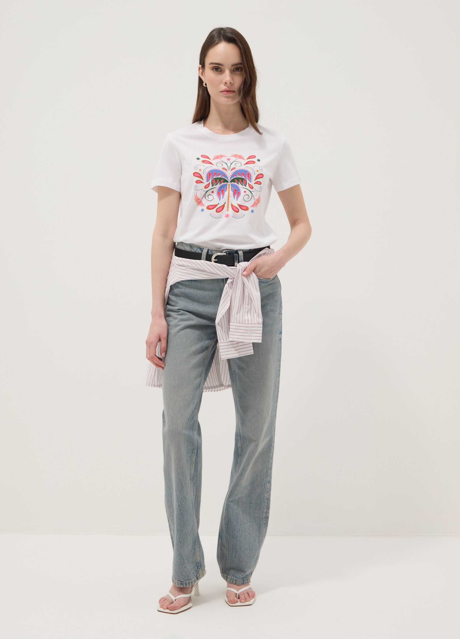 White pure cotton T-shirt with front print