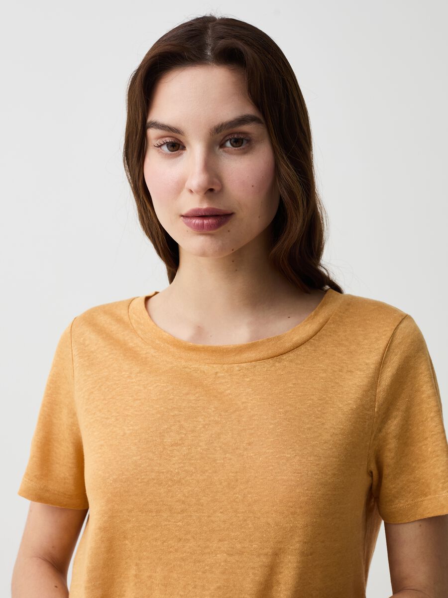 Linen T-shirt with round neck_1