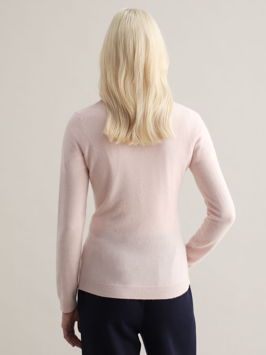 Cashmere pullover with round neck with fold_3