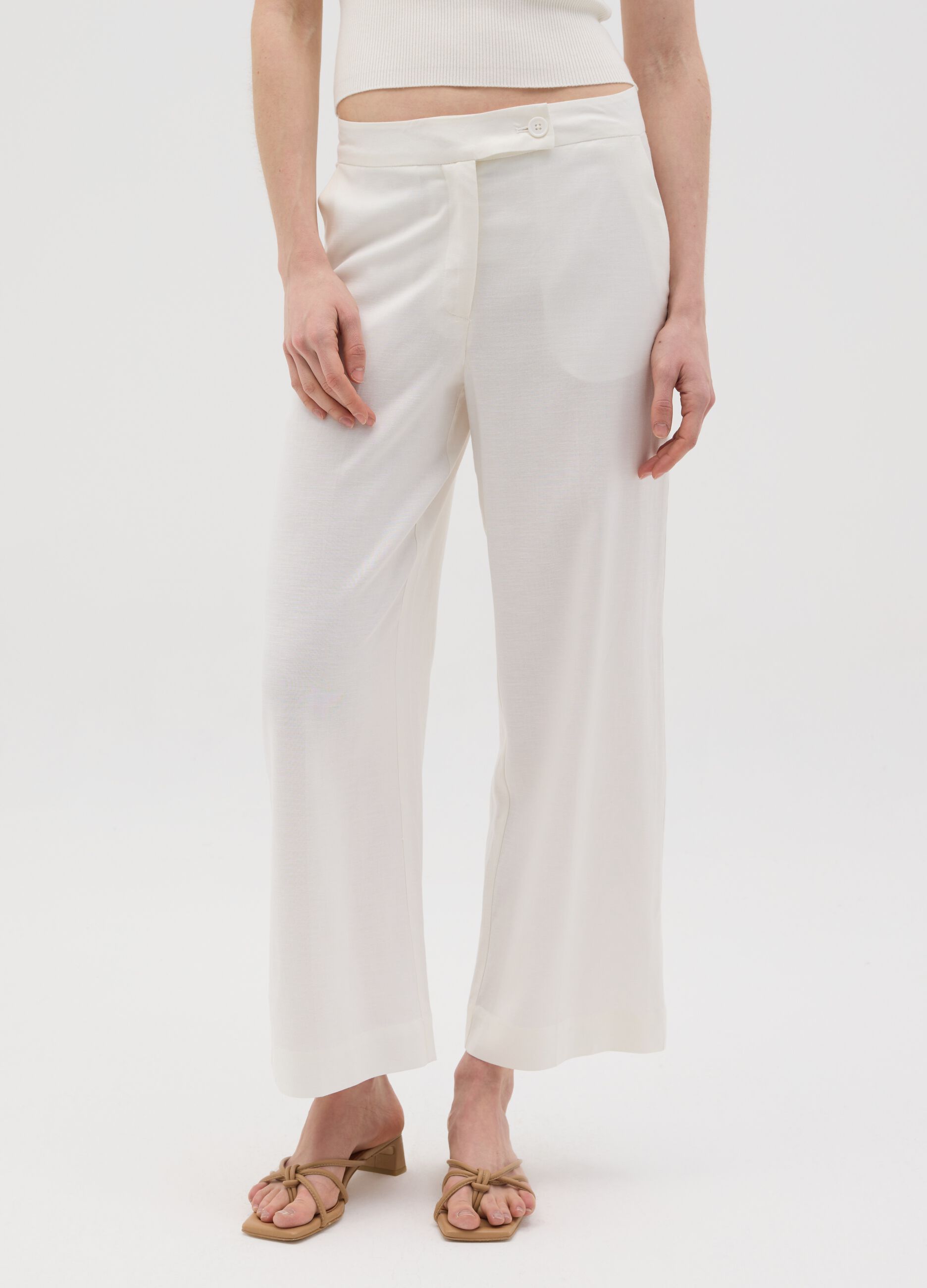Women’s white regular-fit trousers in viscose and linen blend