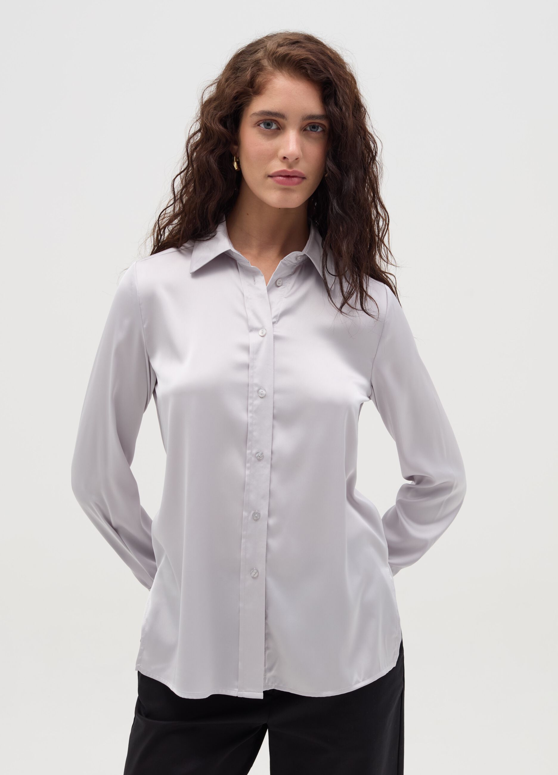 Camicia in satin con spacchetti