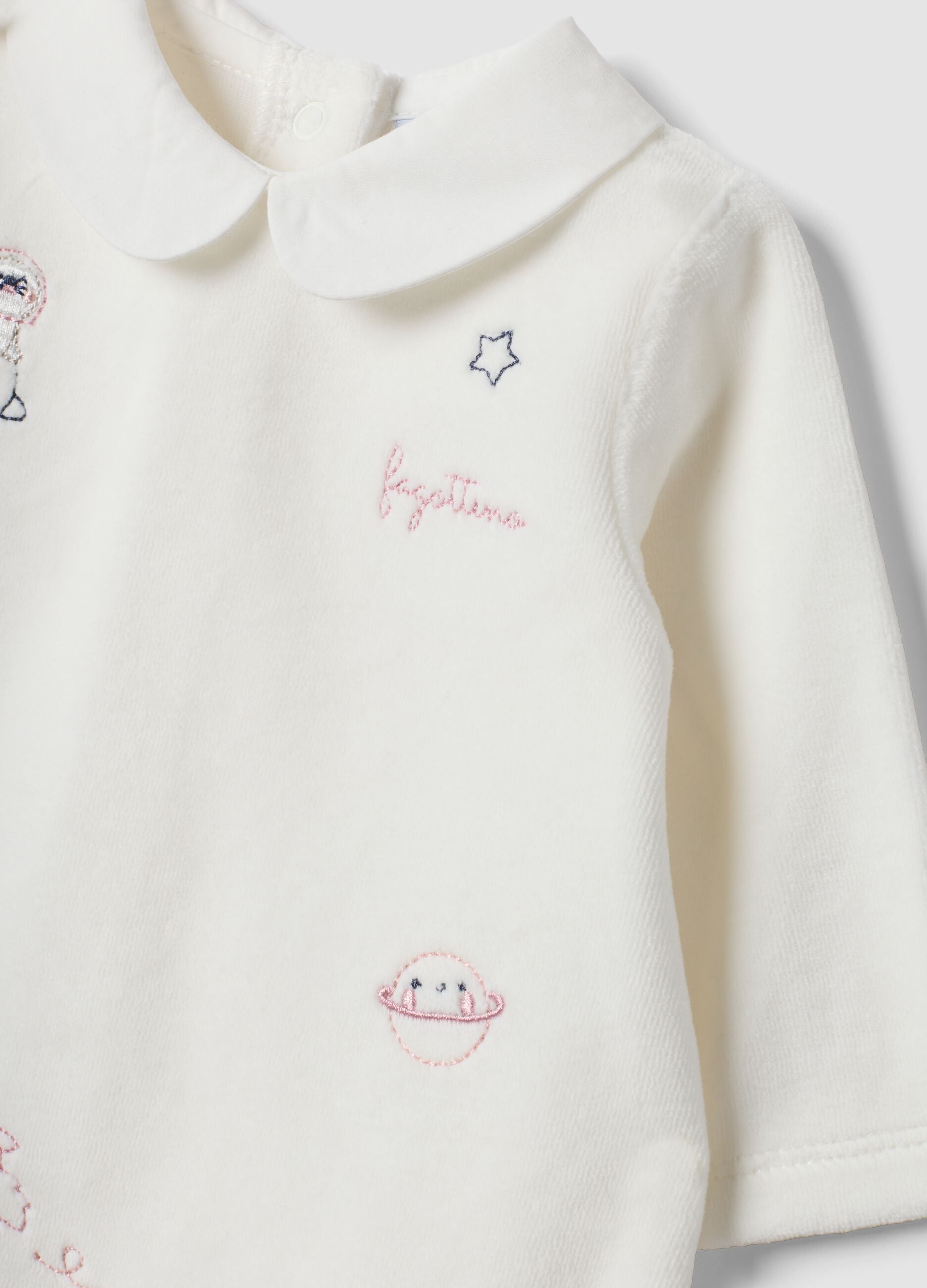 White organic cotton-blend sleepsuit with collar