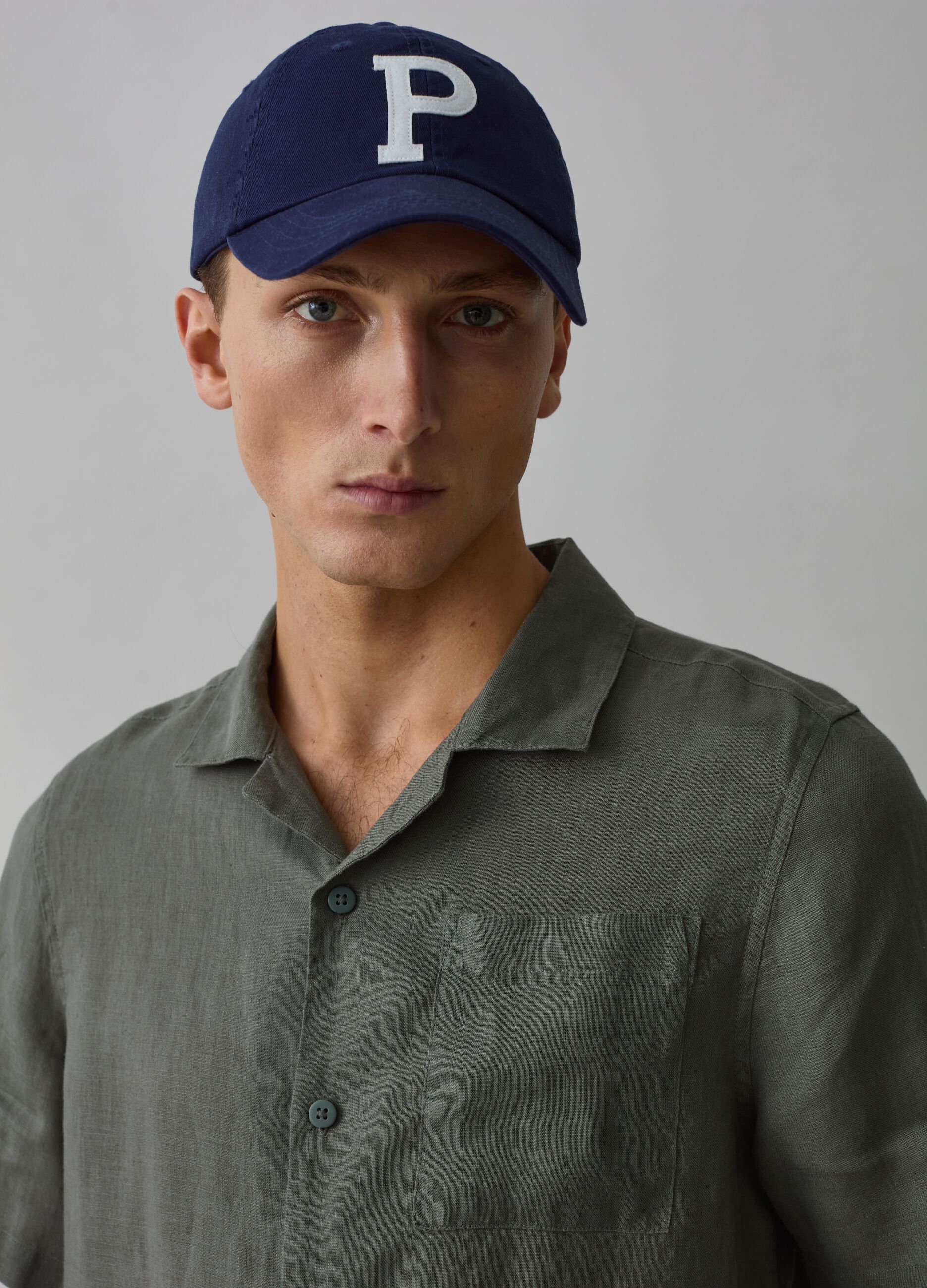Linen shirt with short sleeves