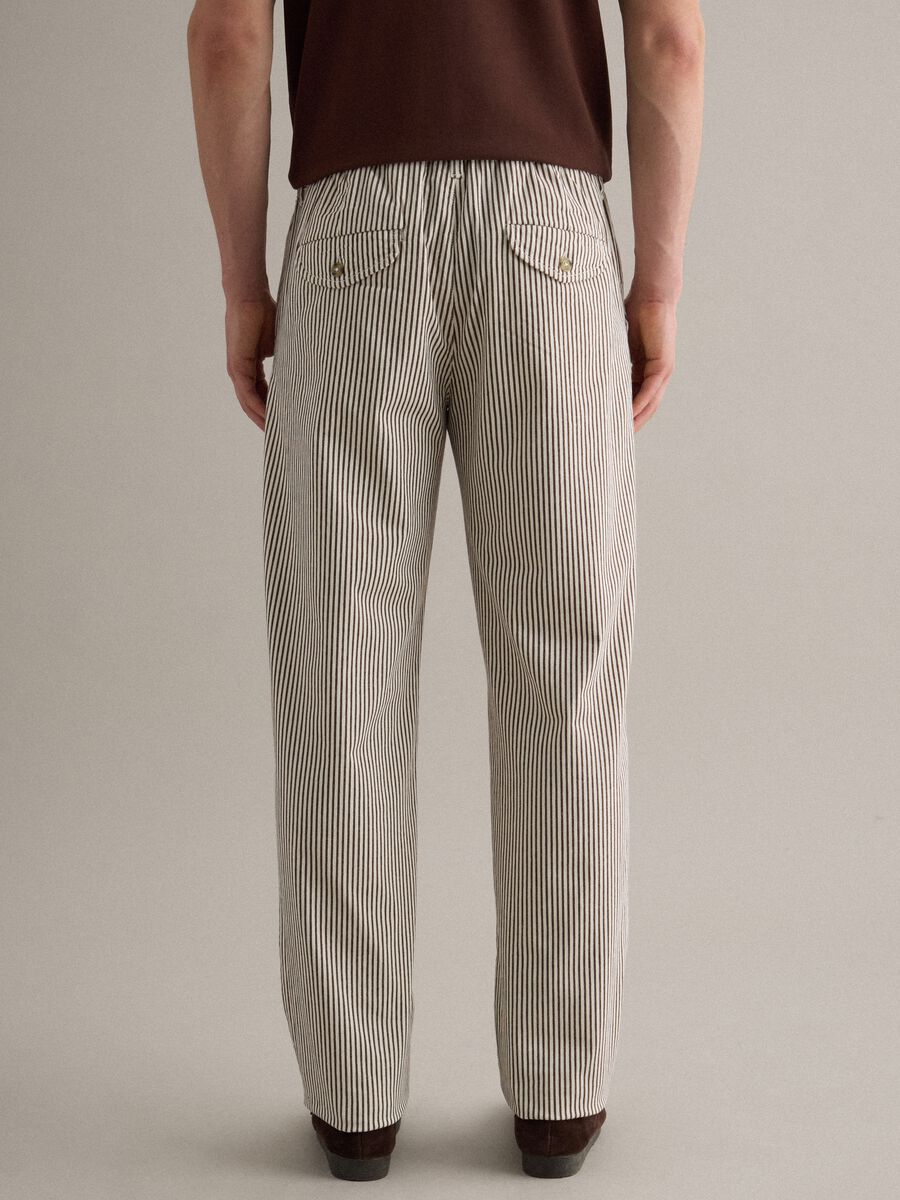 Pantaloni in cotone elasticizzato a righe multicolor regular fit_3