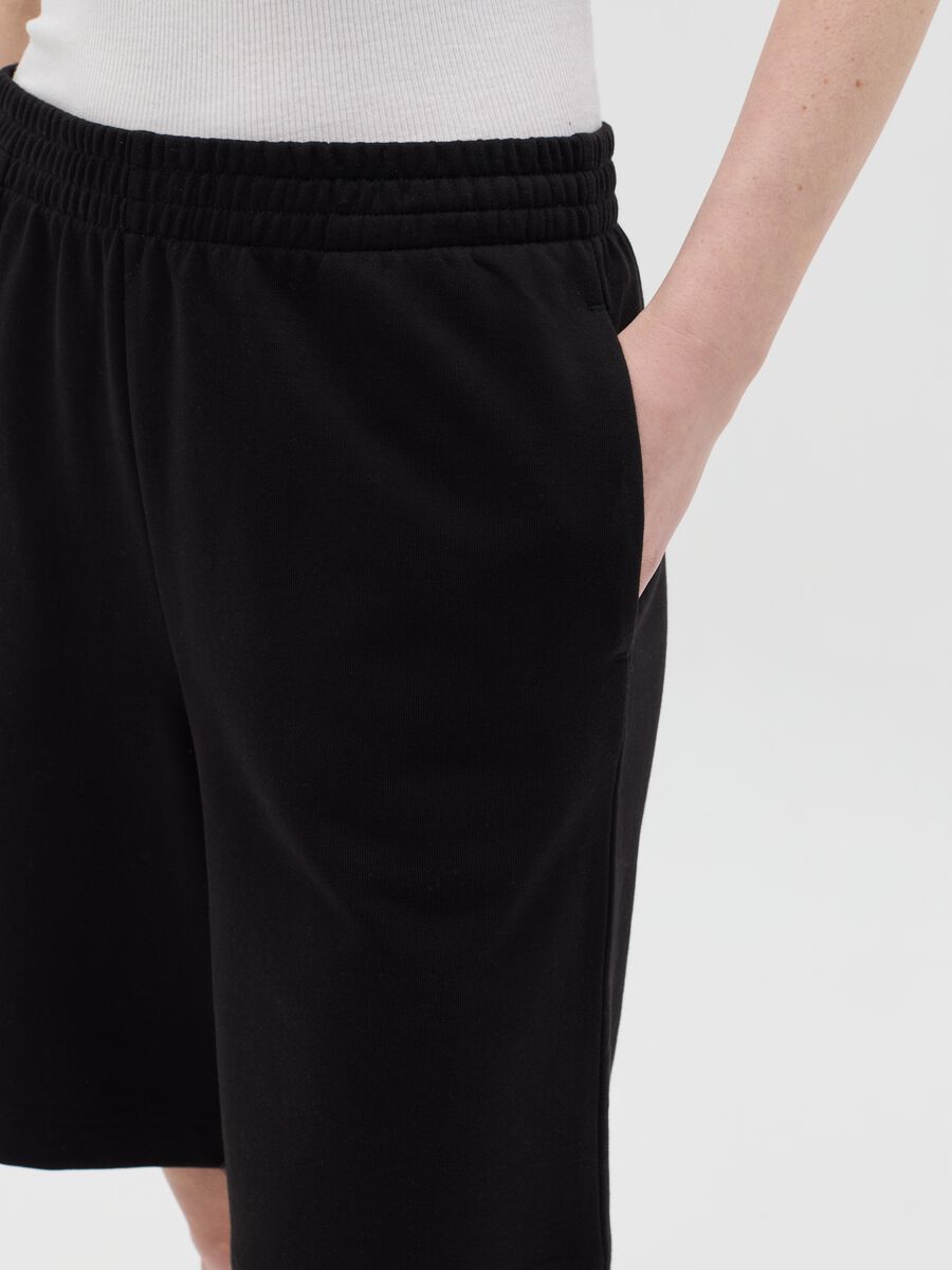 Black Bermuda shorts in French terry with elasticated waist_2