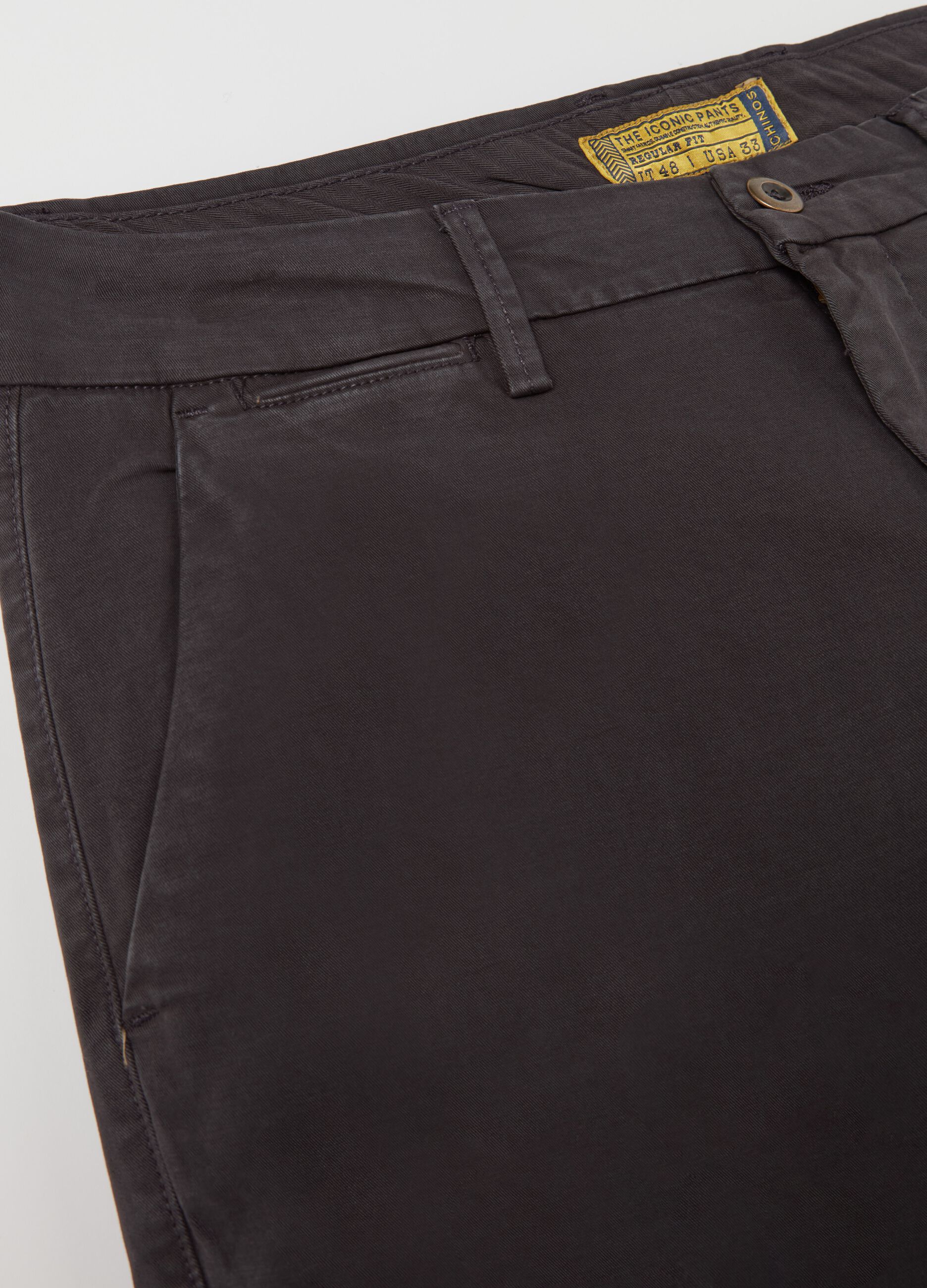 Regular-fit chino trousers in stretch cotton