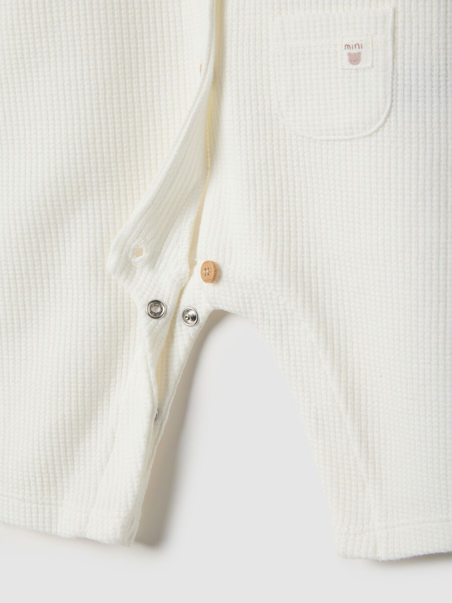 White long-sleeved pure cotton baby onesie with buttons_3