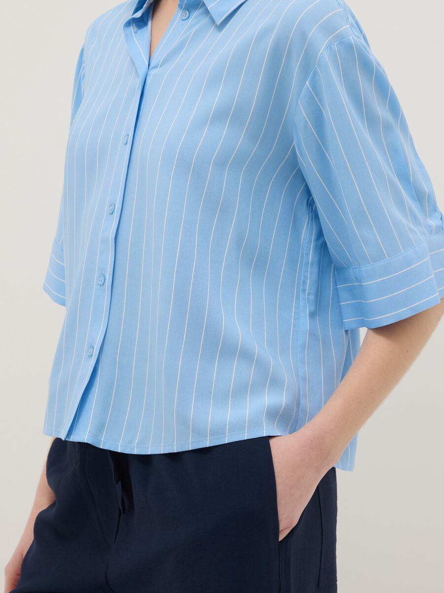 Camicia in pura viscosa azzurra a righe regular fit_3