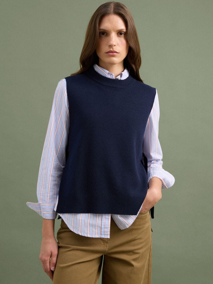 Blue wool-blend crew-neck gilet with tie-fastening side tabs, regular fit_1