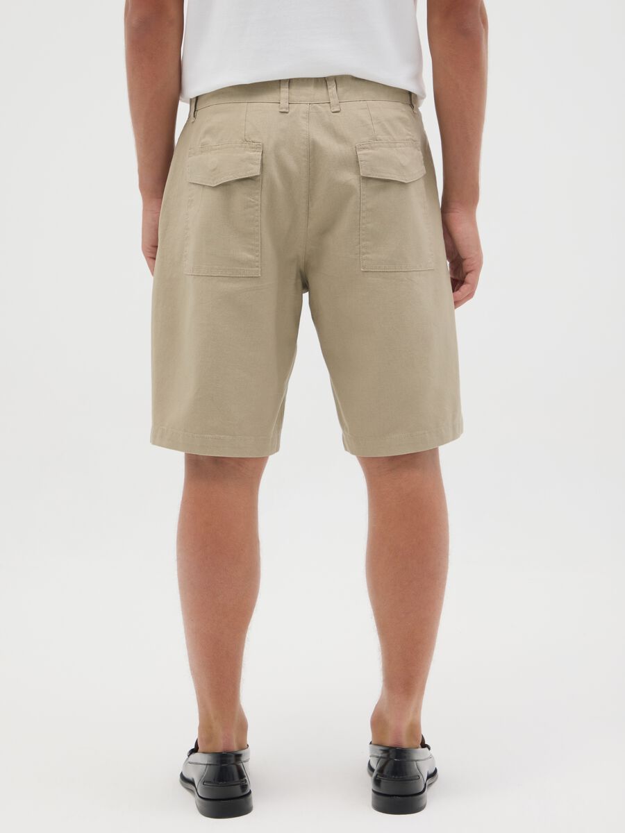 Men's beige regular fit cotton blend shorts_2